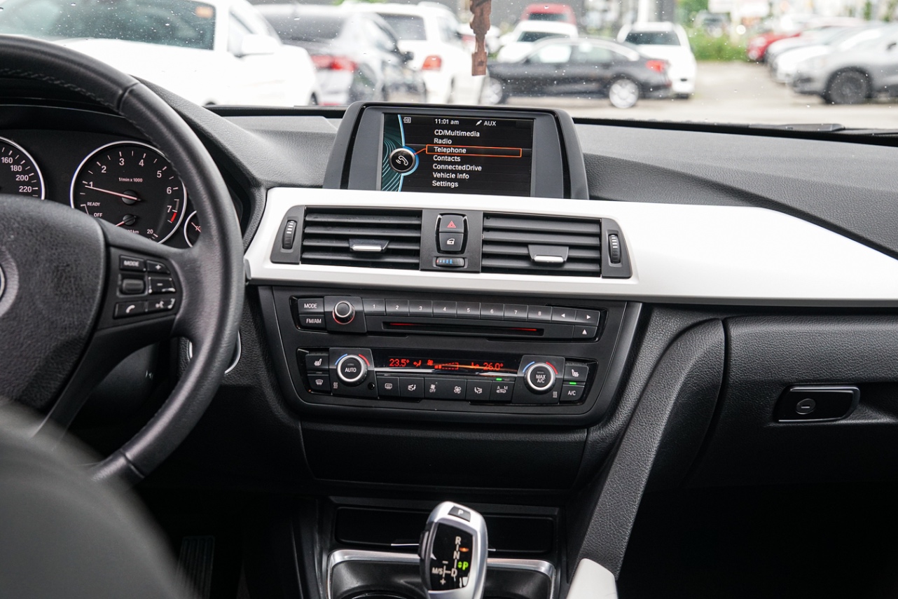 /ontarioqualitymotorsetobicoke/2014-BMW-3-Series-1444996686071749.jpg