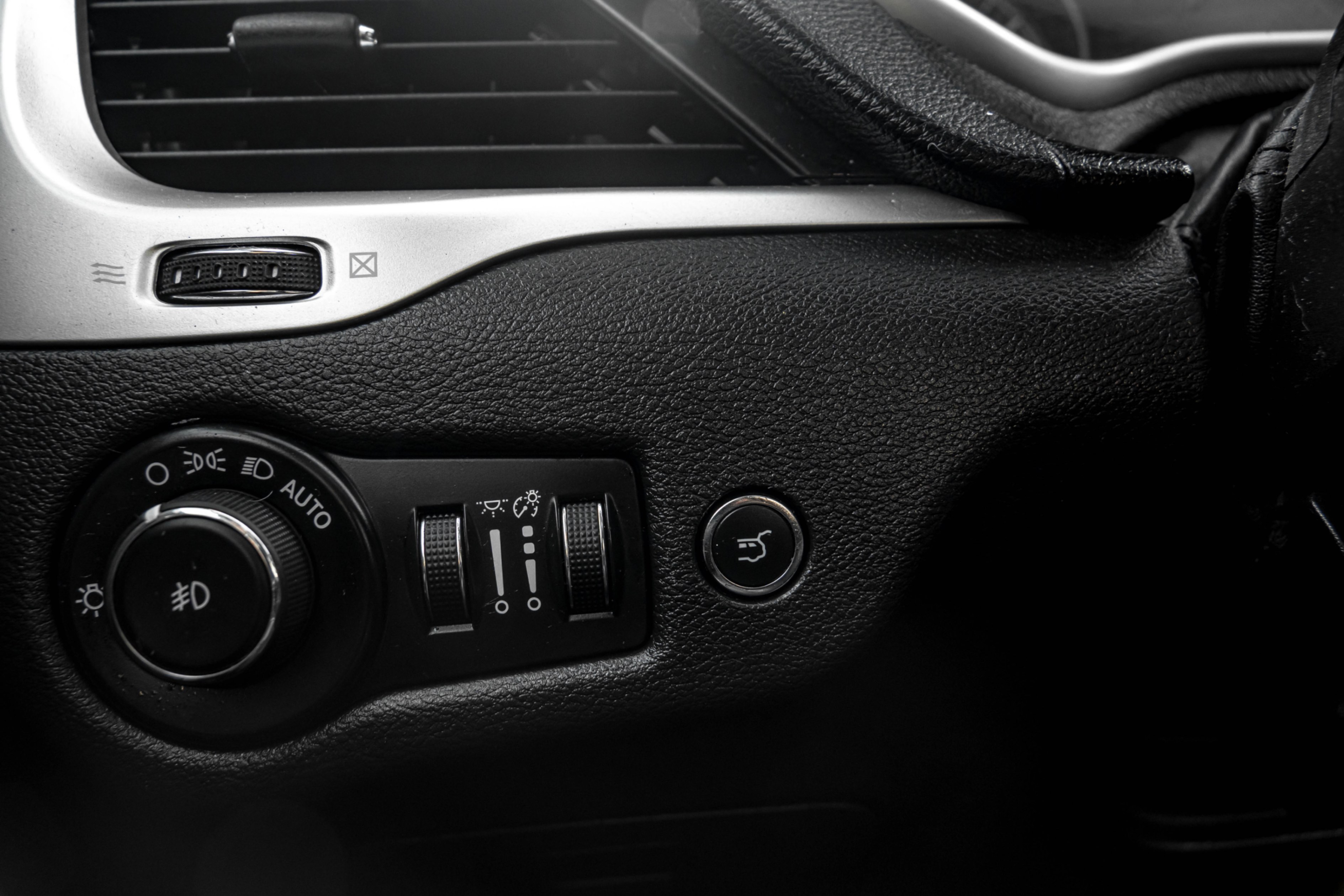 /ontarioqualitymotorsetobicoke/2014-Jeep-Cherokee-821972434196762.jpg