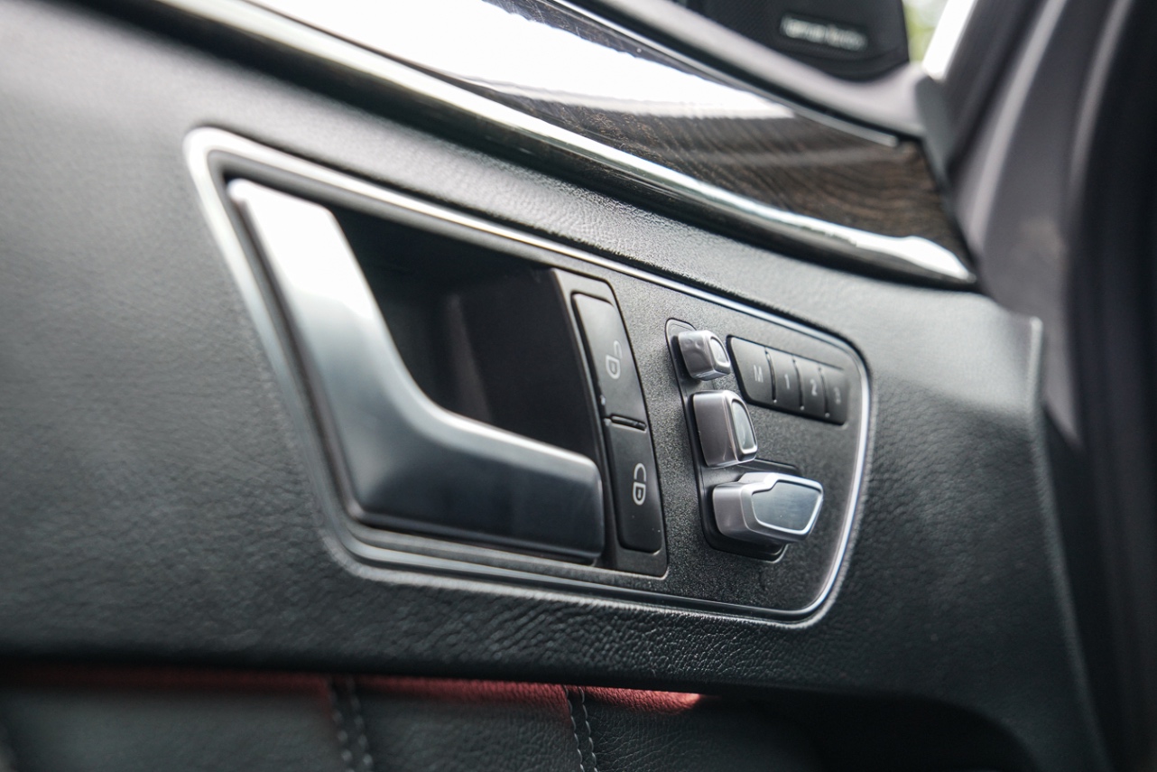 /ontarioqualitymotorsetobicoke/2014-Mercedes-Benz-E-Class-022205708553986625.jpg