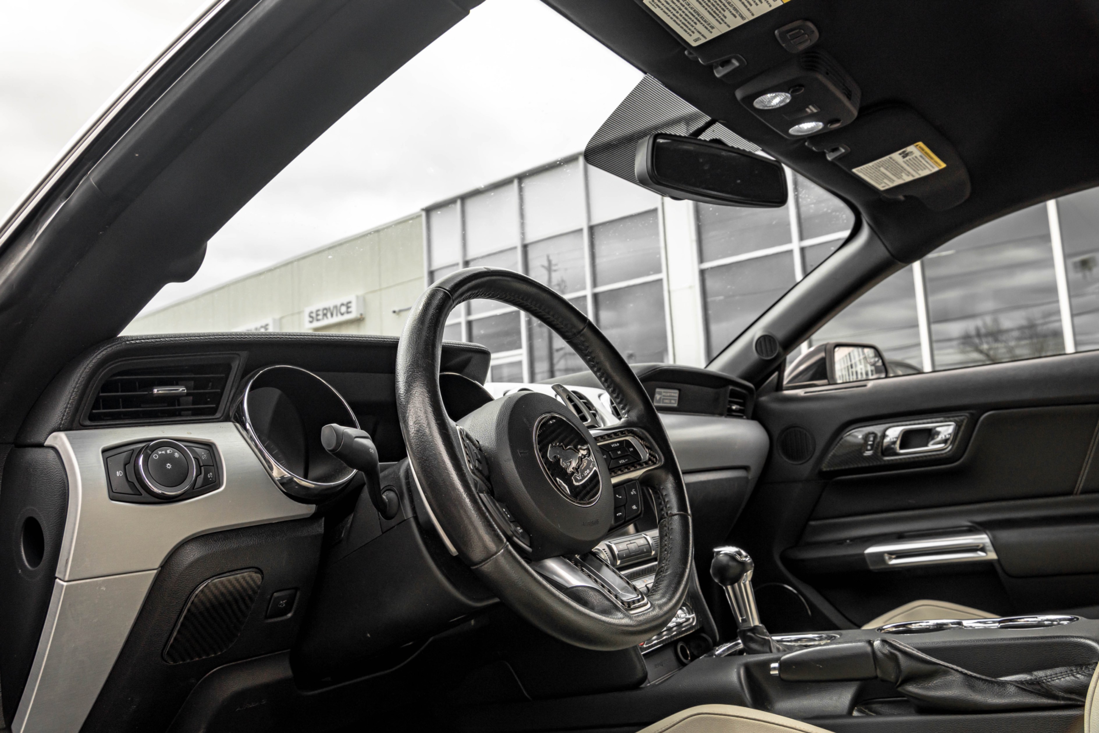 /ontarioqualitymotorsetobicoke/2015-Ford-Mustang-36961437516131346.jpg