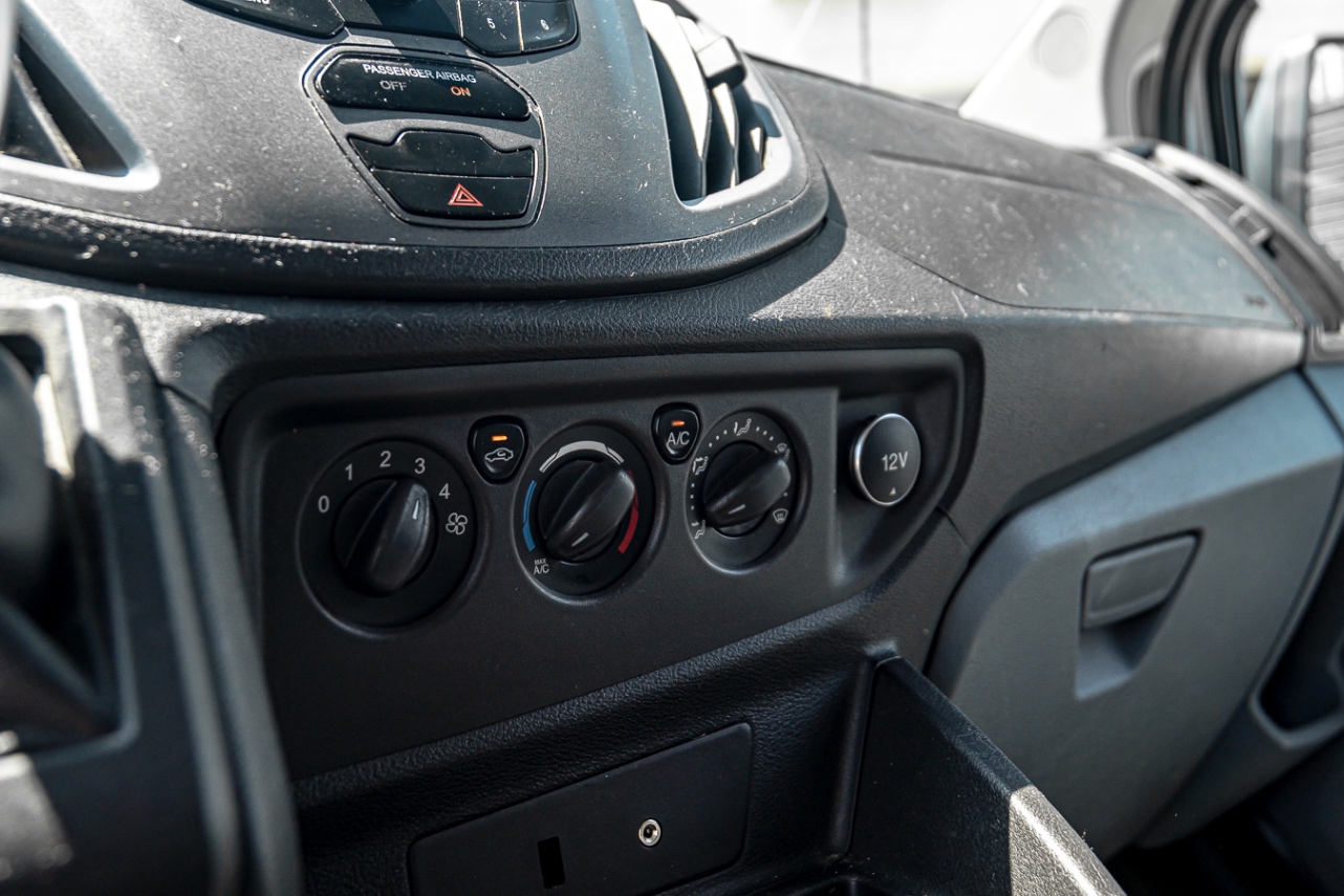 /ontarioqualitymotorsetobicoke/2015-Ford-Transit-28302266971669265.jpg