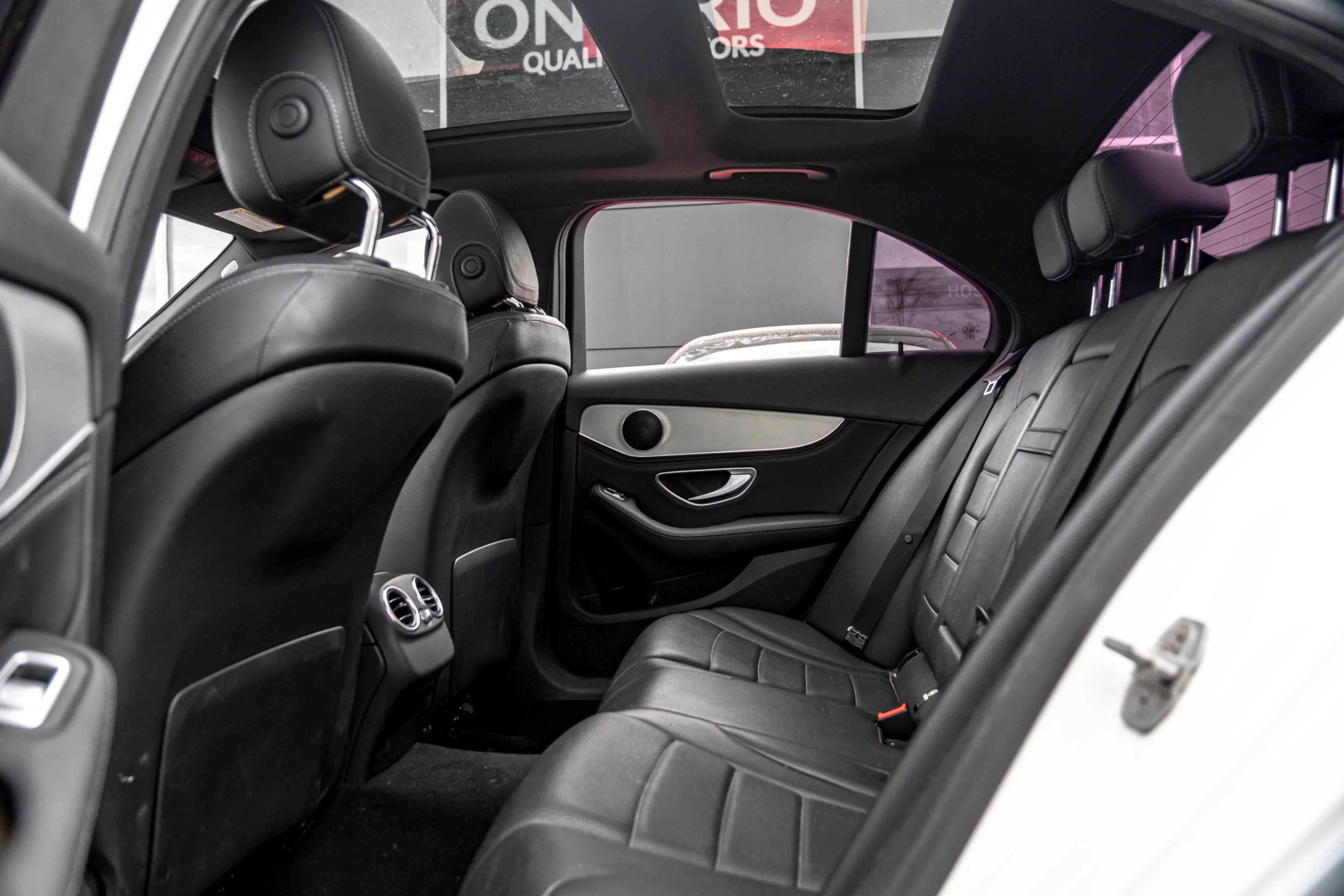 /ontarioqualitymotorsetobicoke/2015-Mercedes-Benz-C-Class-17905209537743594.jpg