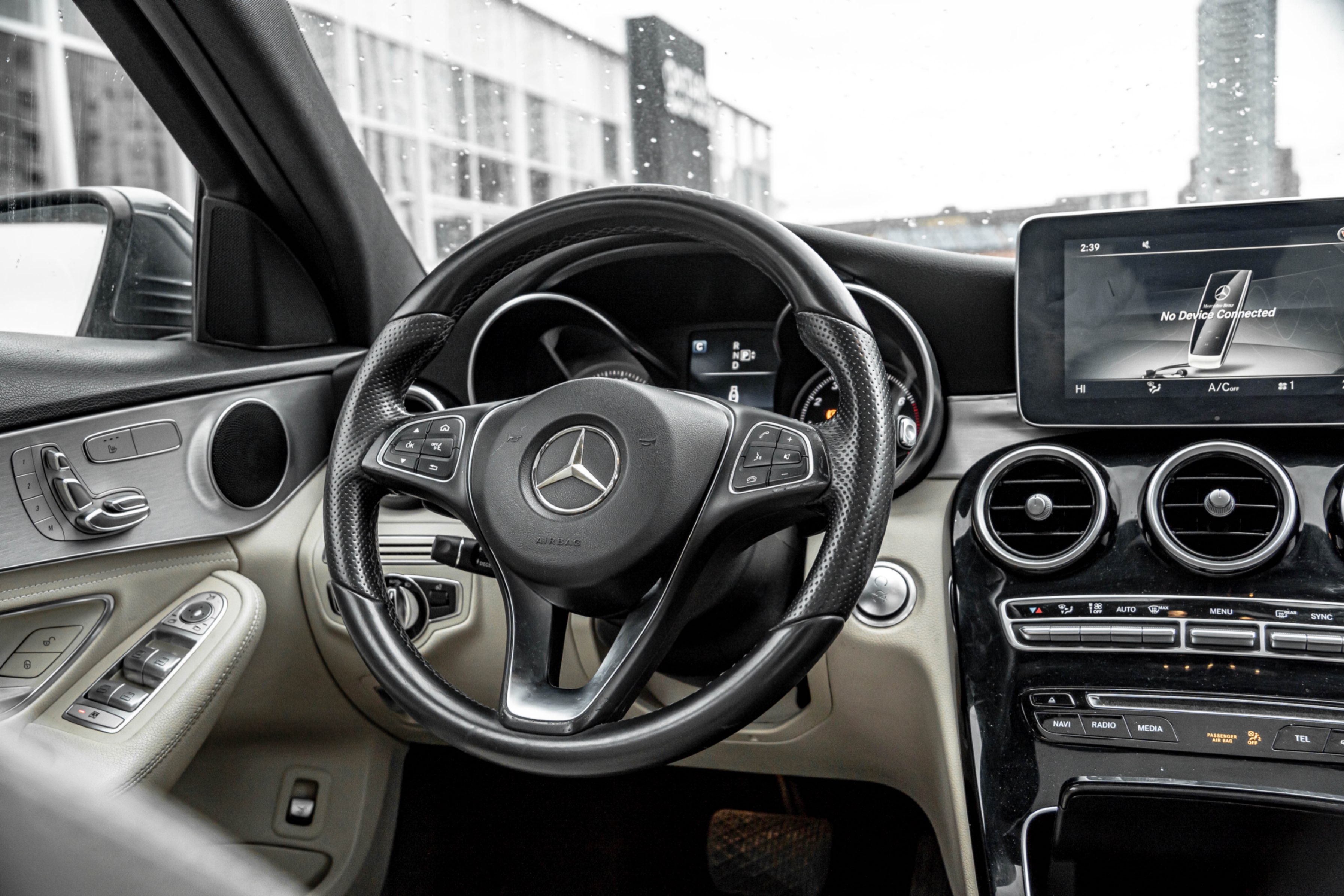 /ontarioqualitymotorsetobicoke/2015-Mercedes-Benz-C-Class-34129681910889254.jpg