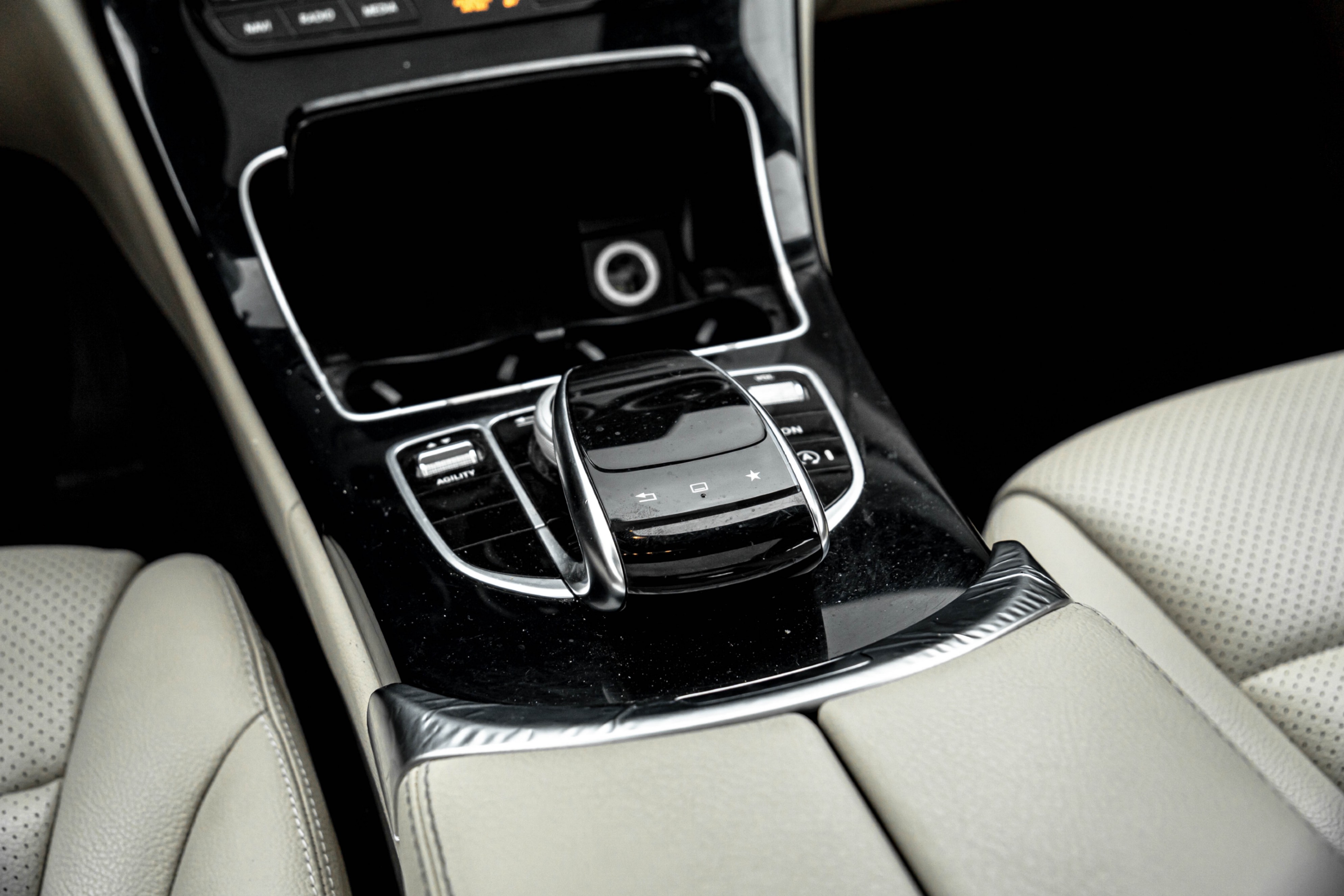 /ontarioqualitymotorsetobicoke/2015-Mercedes-Benz-C-Class-9241953028866297.jpg