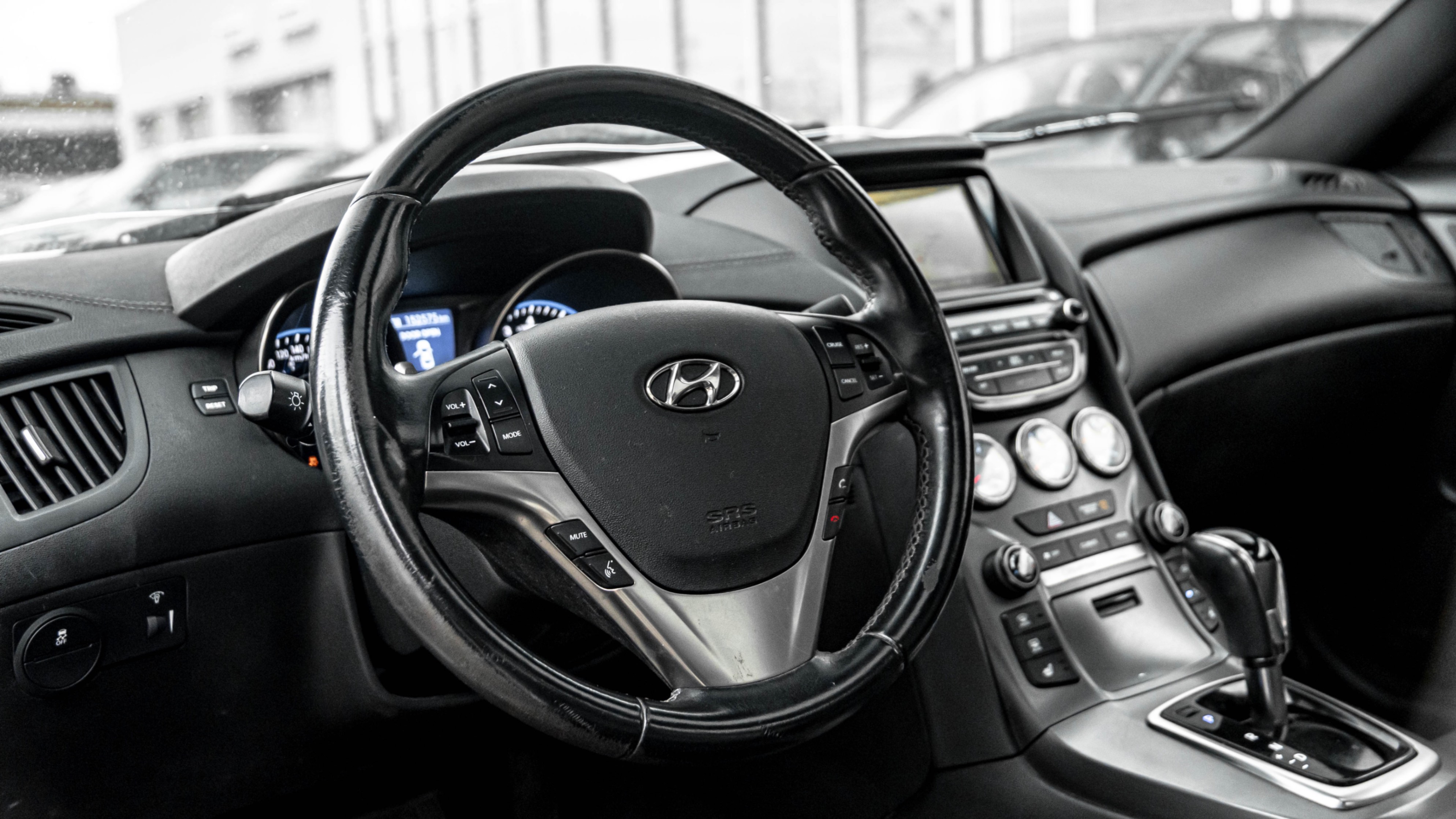 /ontarioqualitymotorsetobicoke/2016-Hyundai-Genesis-09776863108364364.jpg