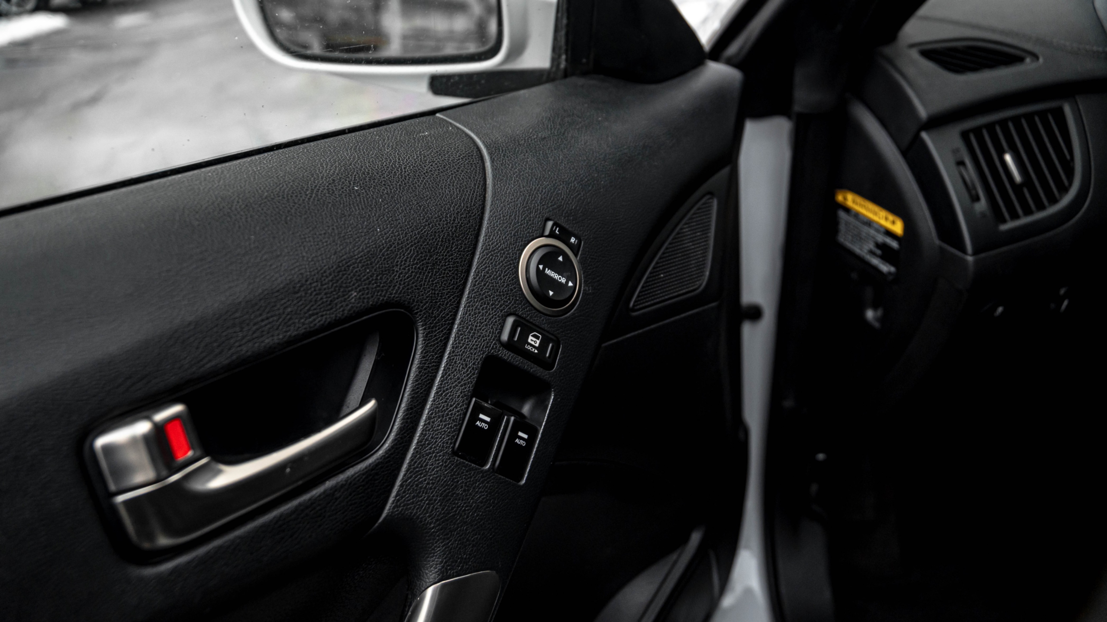 /ontarioqualitymotorsetobicoke/2016-Hyundai-Genesis-2817479920963124.jpg