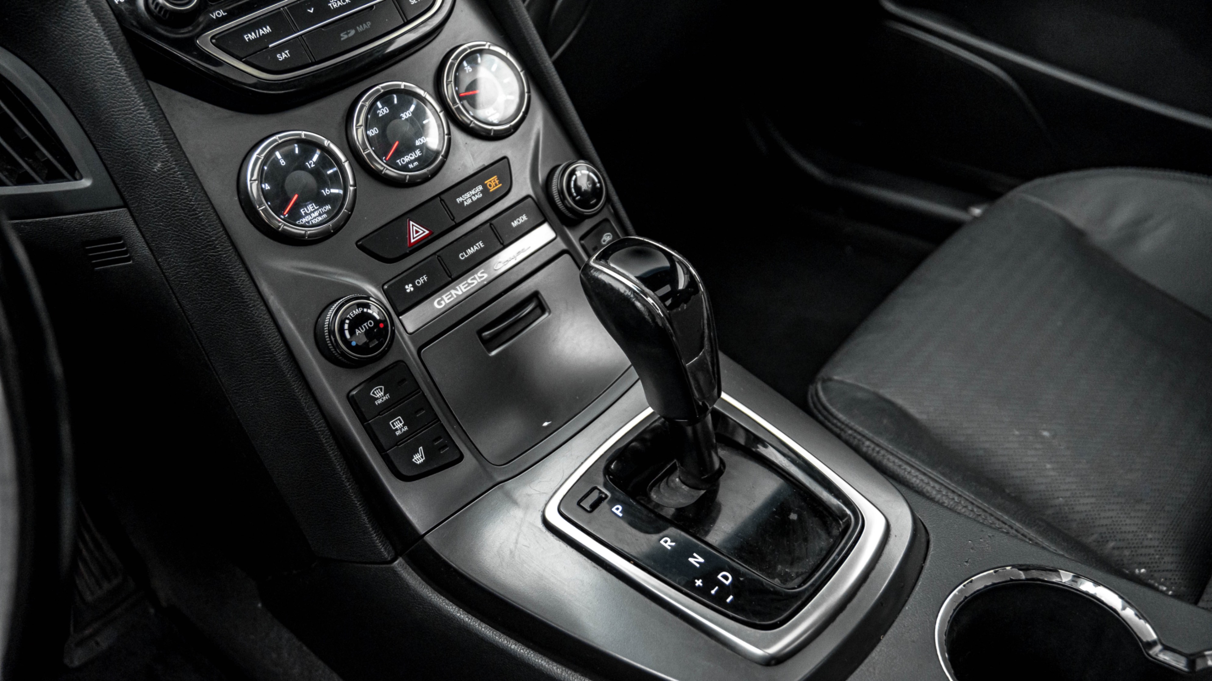 /ontarioqualitymotorsetobicoke/2016-Hyundai-Genesis-8147889148640235.jpg