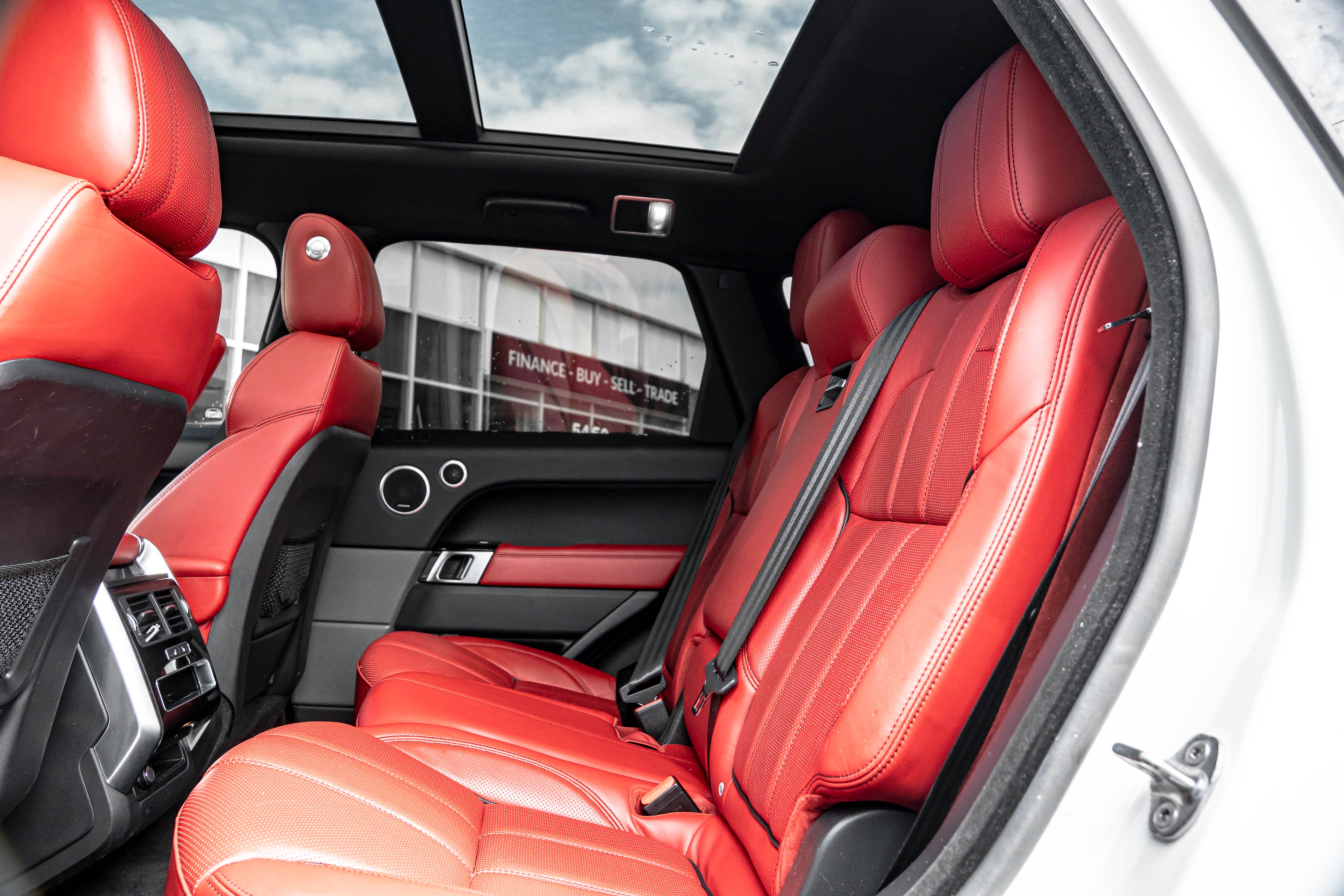 /ontarioqualitymotorsetobicoke/2016-LandRover-RangeRover-14980142618045034.jpg