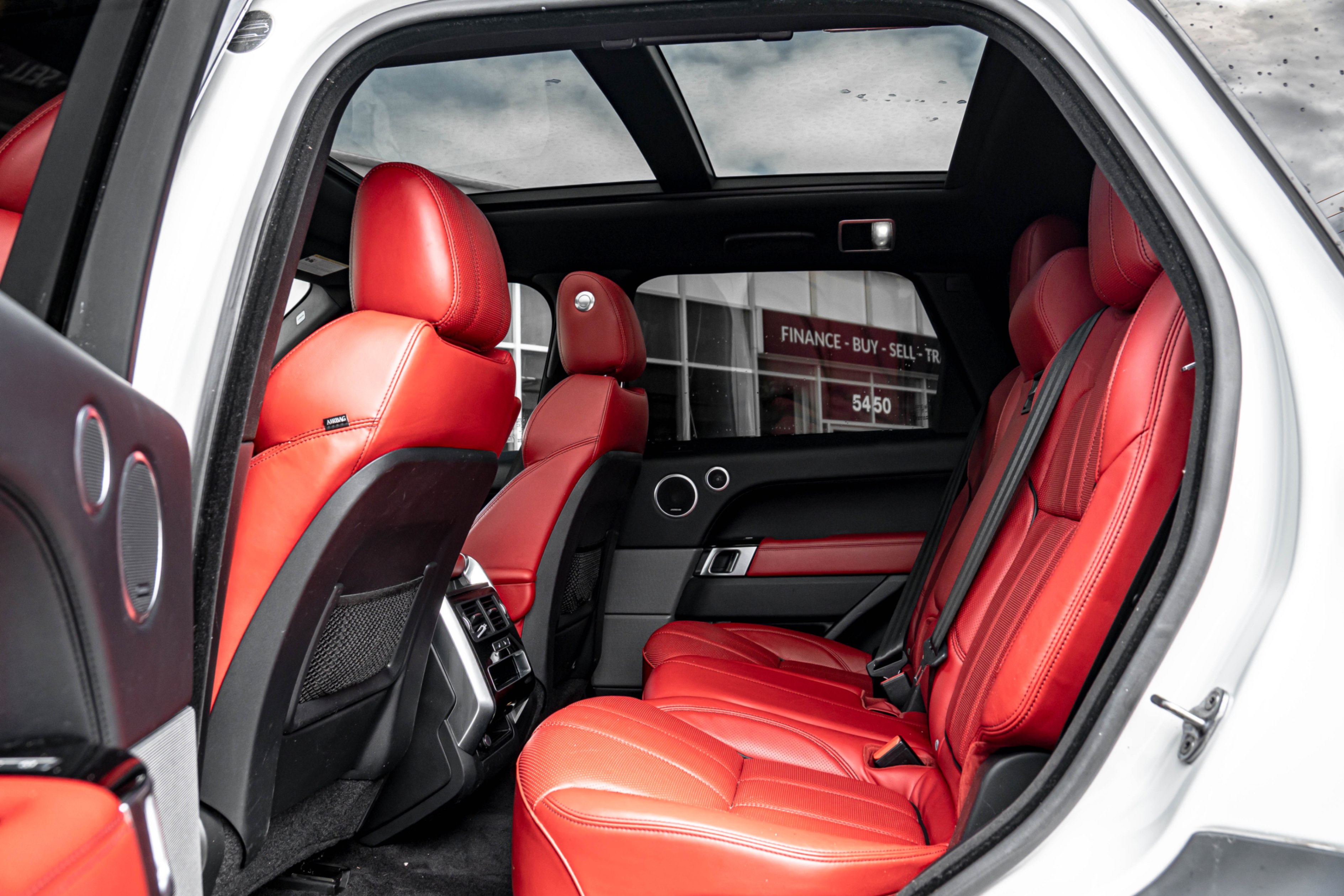 /ontarioqualitymotorsetobicoke/2016-LandRover-RangeRover-7185115084886511.jpg
