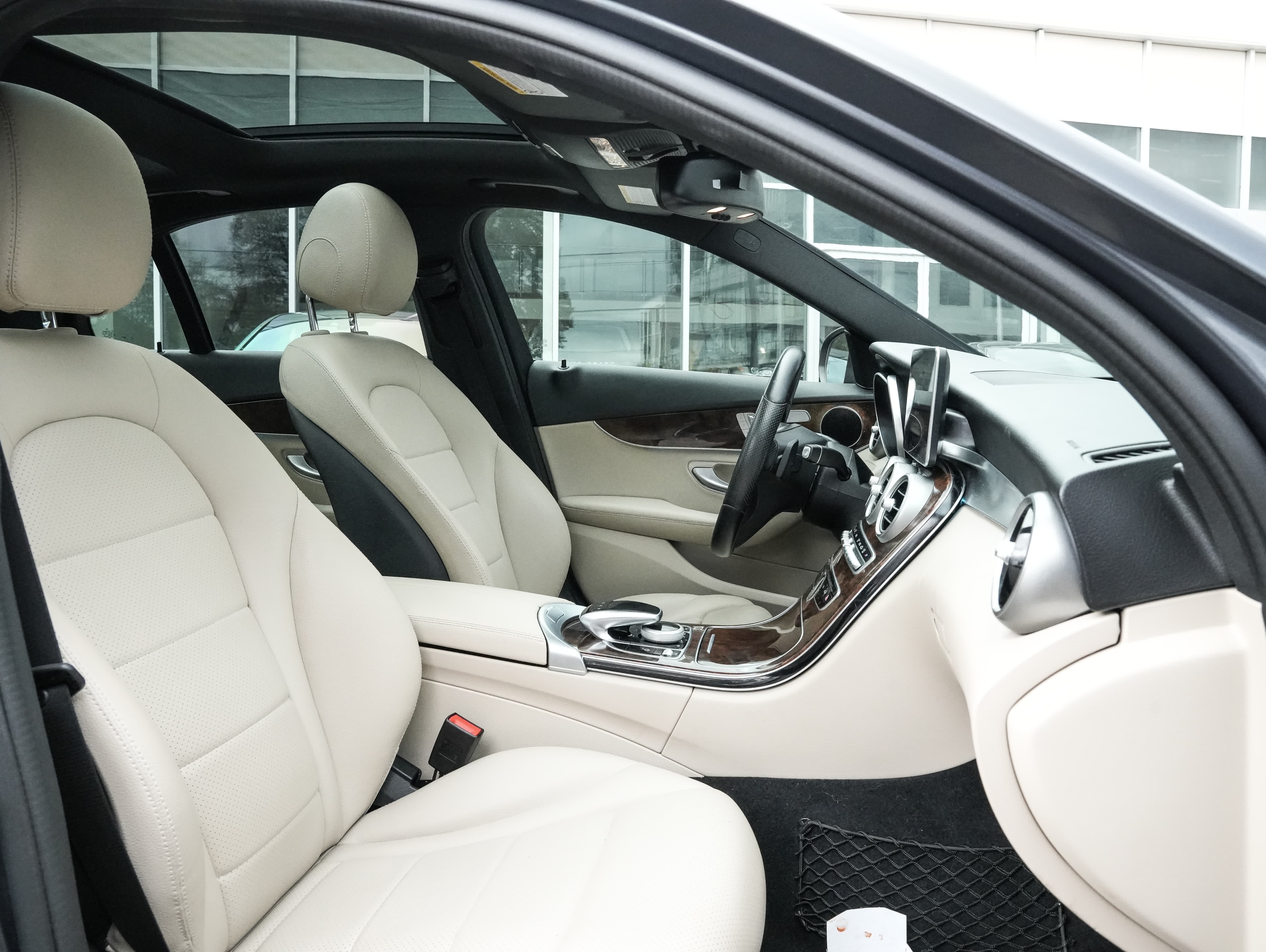 /ontarioqualitymotorsetobicoke/2016-Mercedes-Benz-C-Class-07180887731009844.jpg