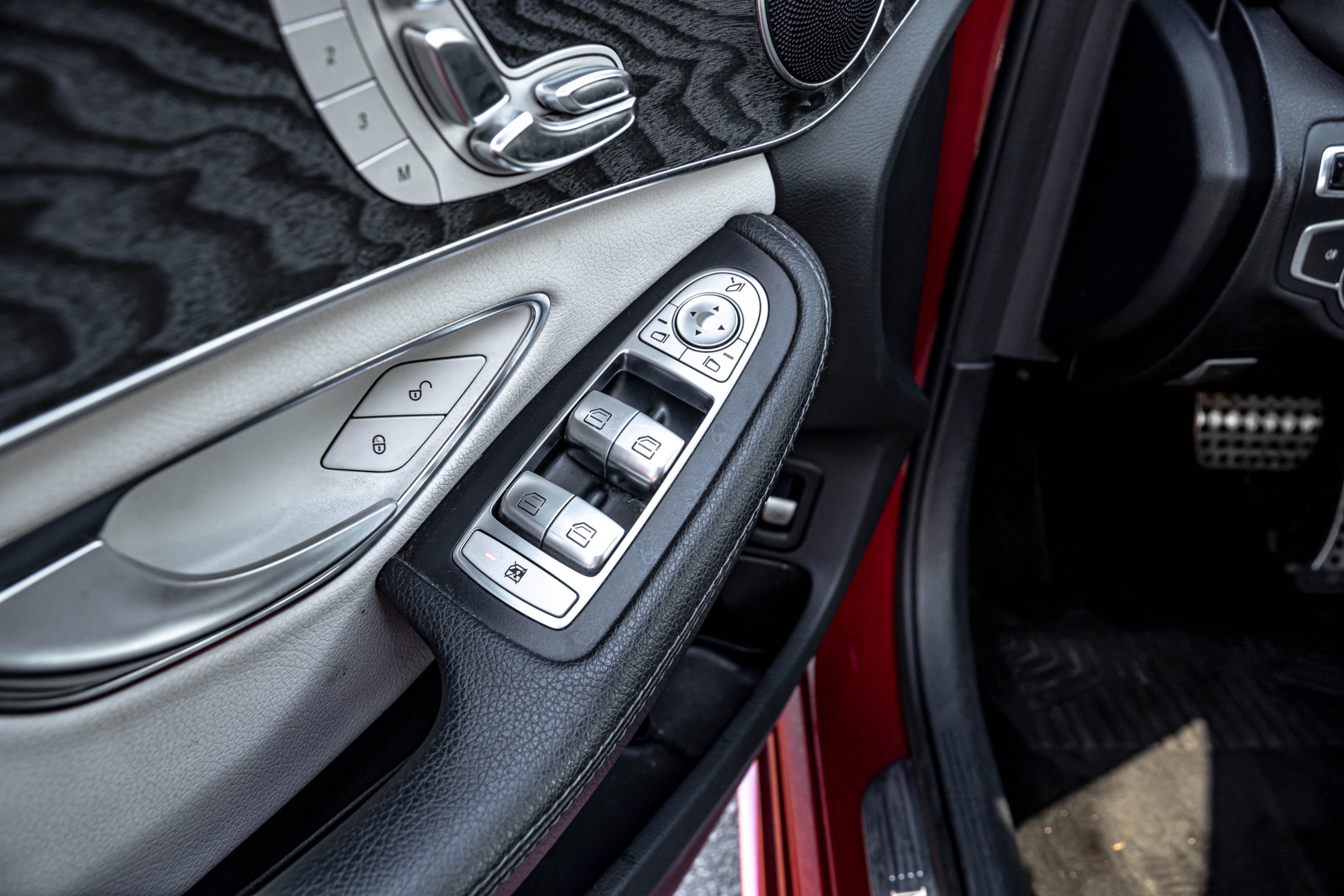 /ontarioqualitymotorsetobicoke/2016-Mercedes-Benz-C-Class-2104999546159696.jpg