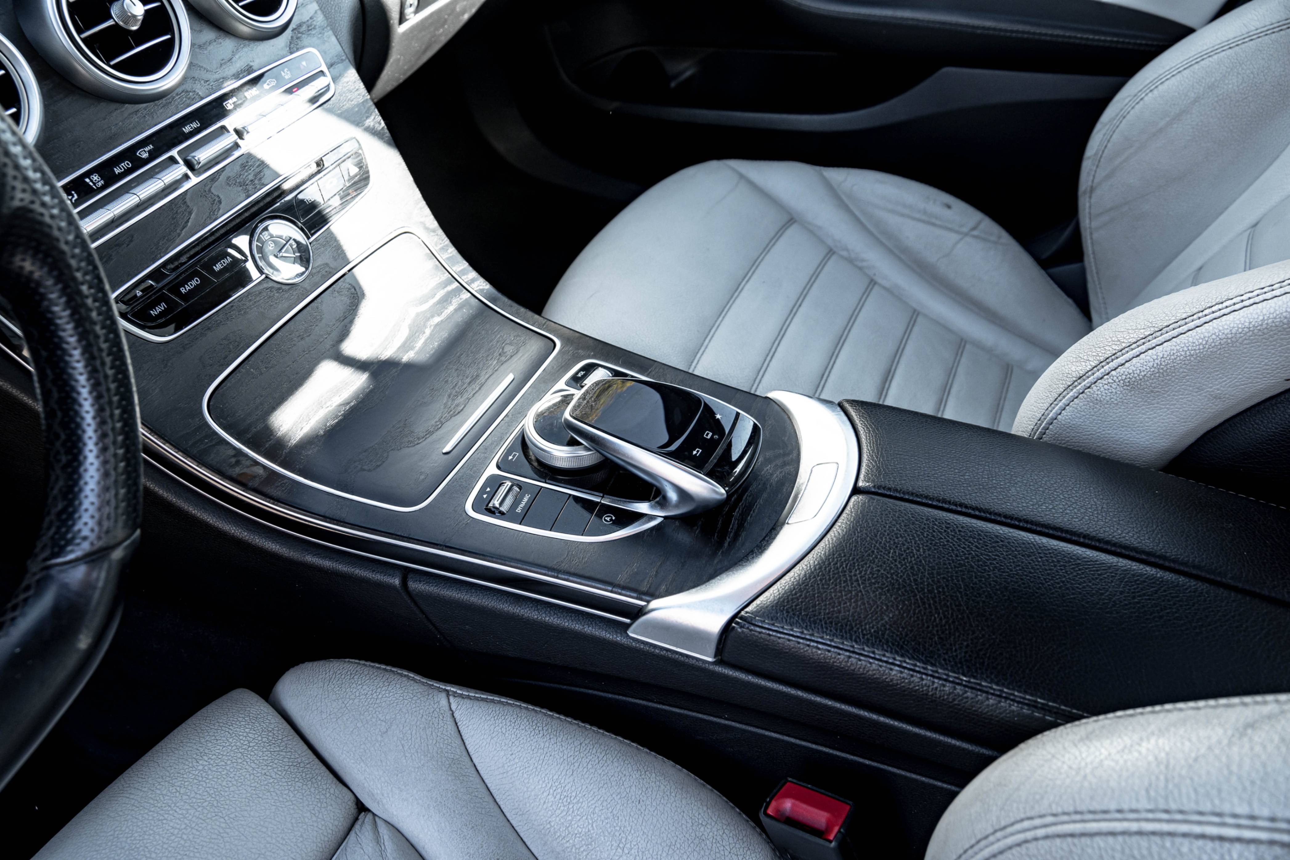 /ontarioqualitymotorsetobicoke/2016-Mercedes-Benz-C-Class-2413019162430745.jpg