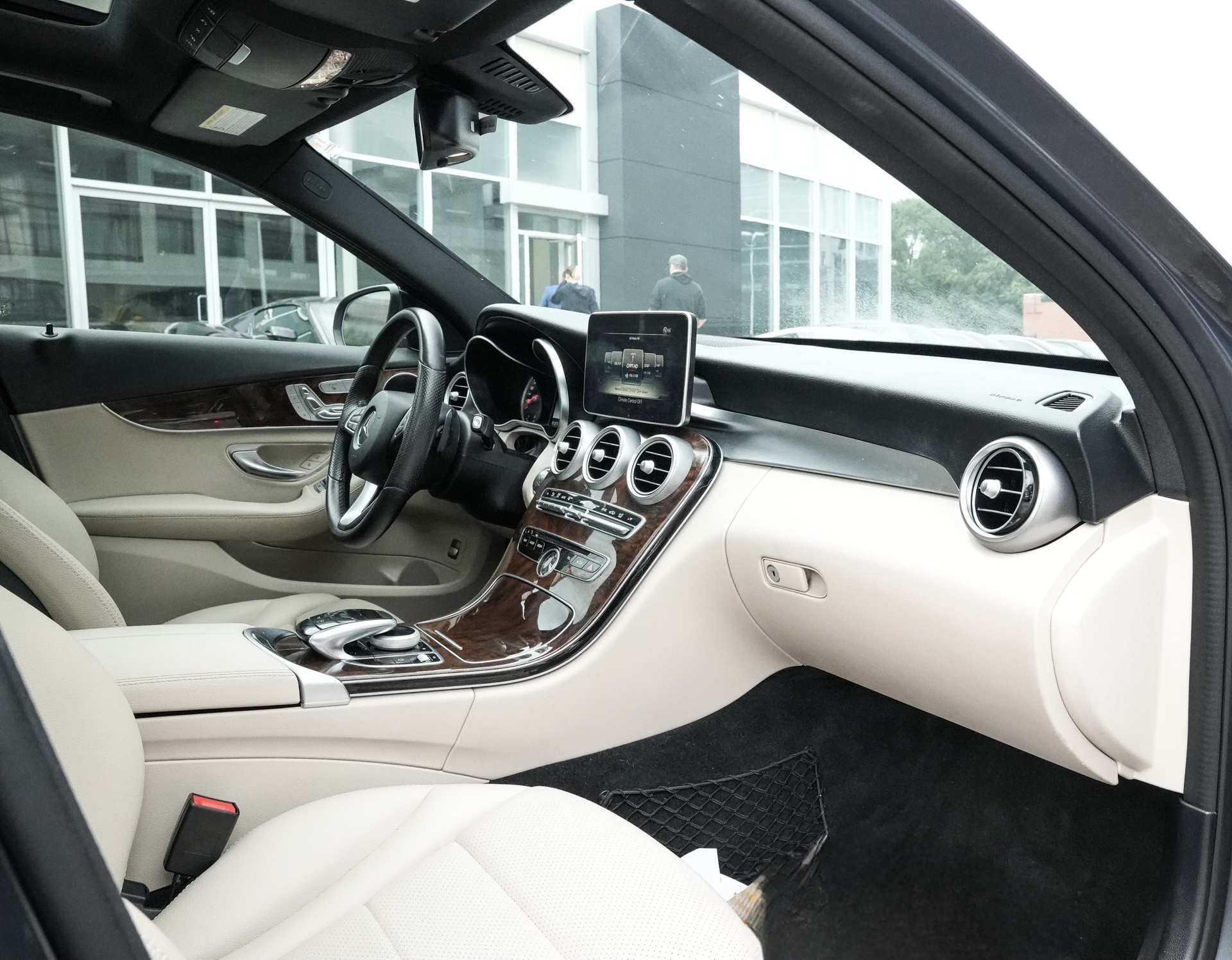 /ontarioqualitymotorsetobicoke/2016-Mercedes-Benz-C-Class-2414179813295214.jpg