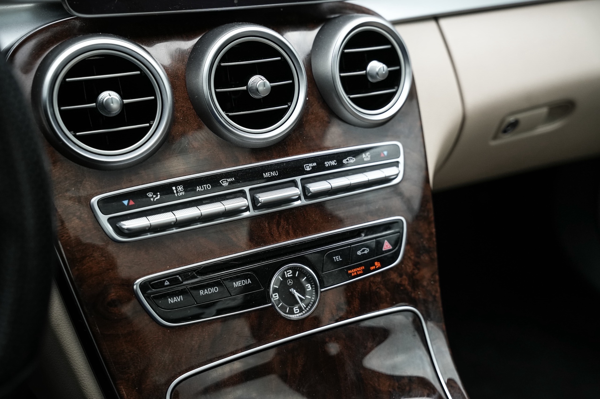 /ontarioqualitymotorsetobicoke/2016-Mercedes-Benz-C-Class-42196536651156547.jpg
