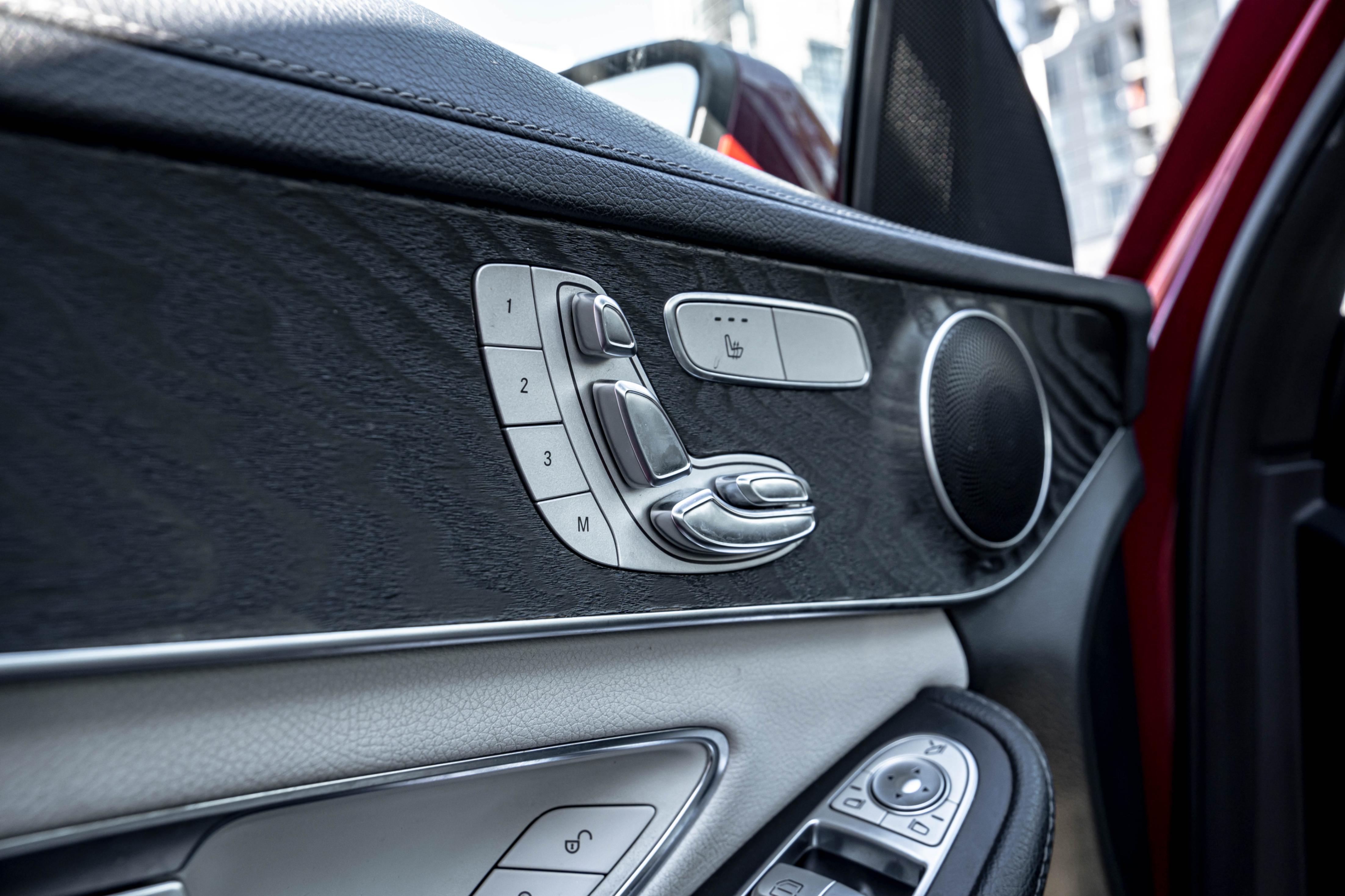 /ontarioqualitymotorsetobicoke/2016-Mercedes-Benz-C-Class-8190225950371084.jpg