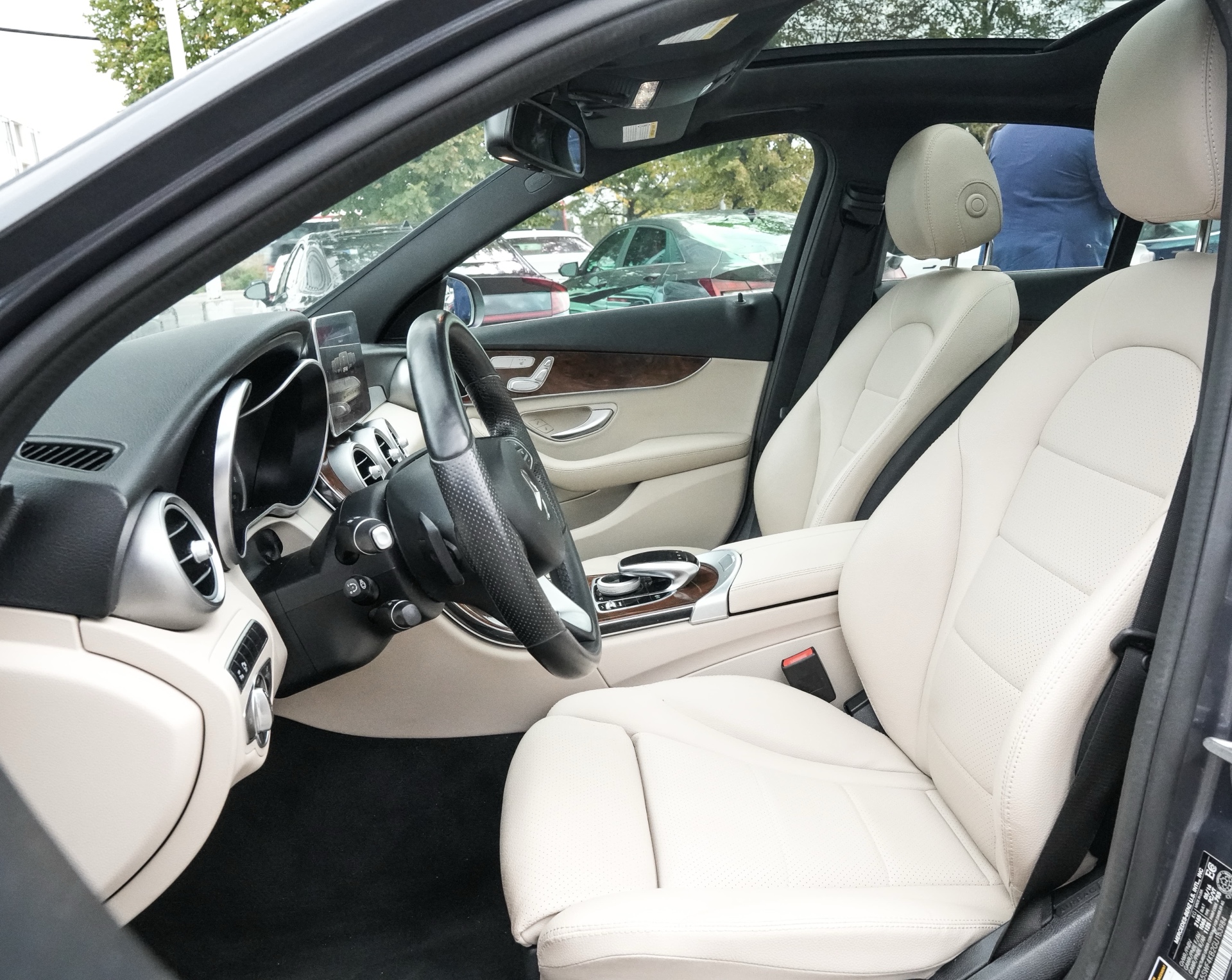 /ontarioqualitymotorsetobicoke/2016-Mercedes-Benz-C-Class-9130686777590258.jpg