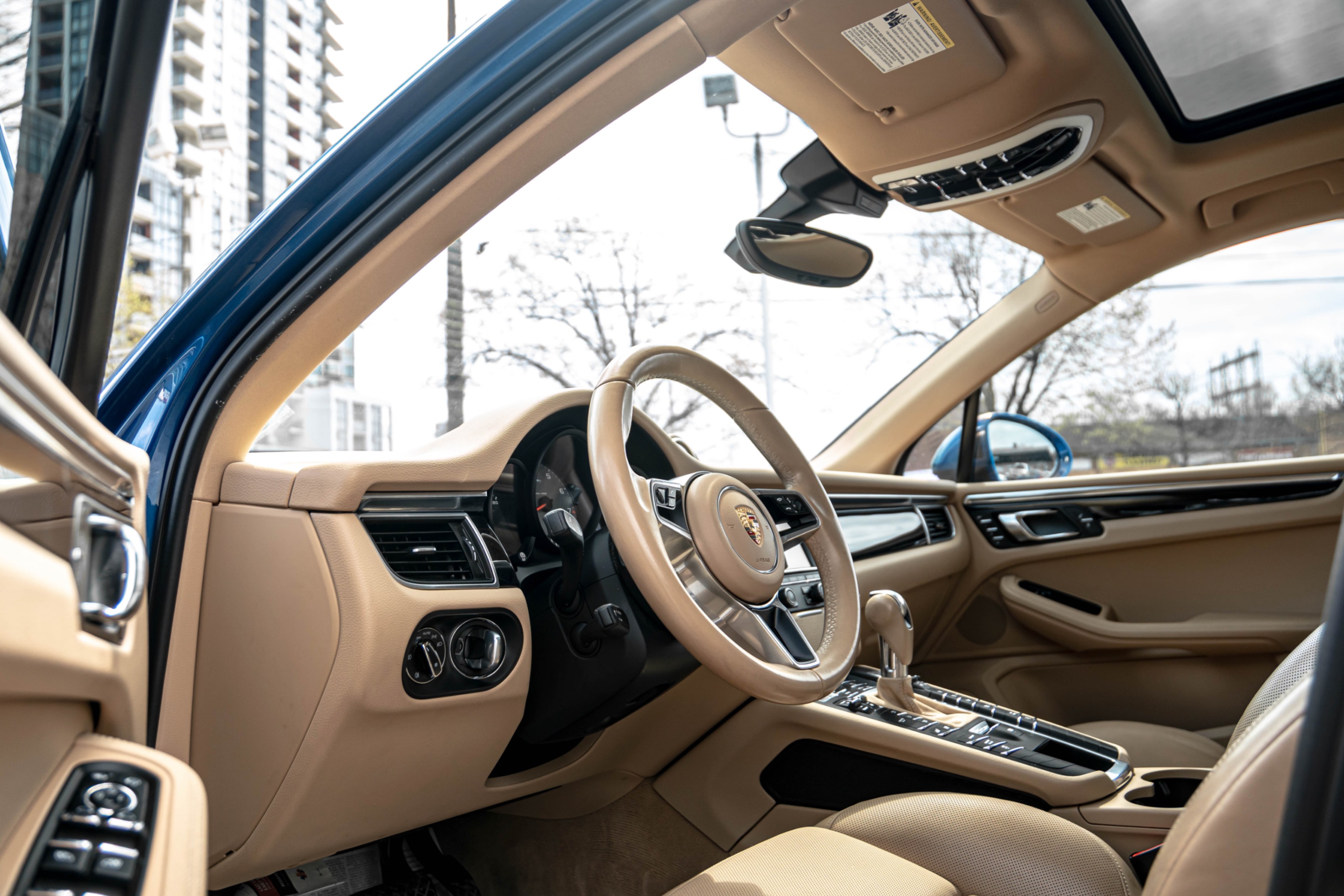 /ontarioqualitymotorsetobicoke/2016-Porsche-Macan-05064244417070962.jpg