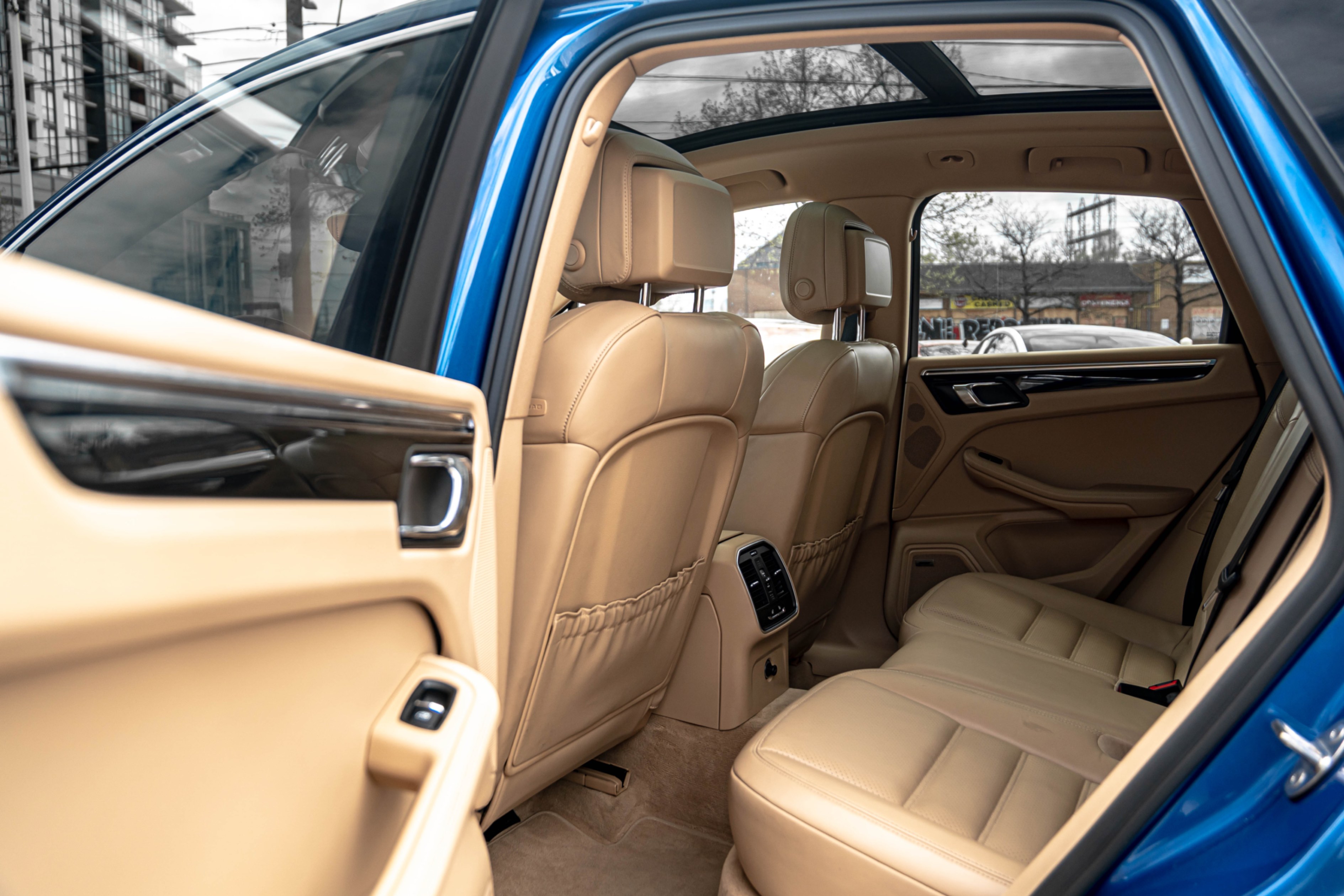 /ontarioqualitymotorsetobicoke/2016-Porsche-Macan-3037511434208562.jpg