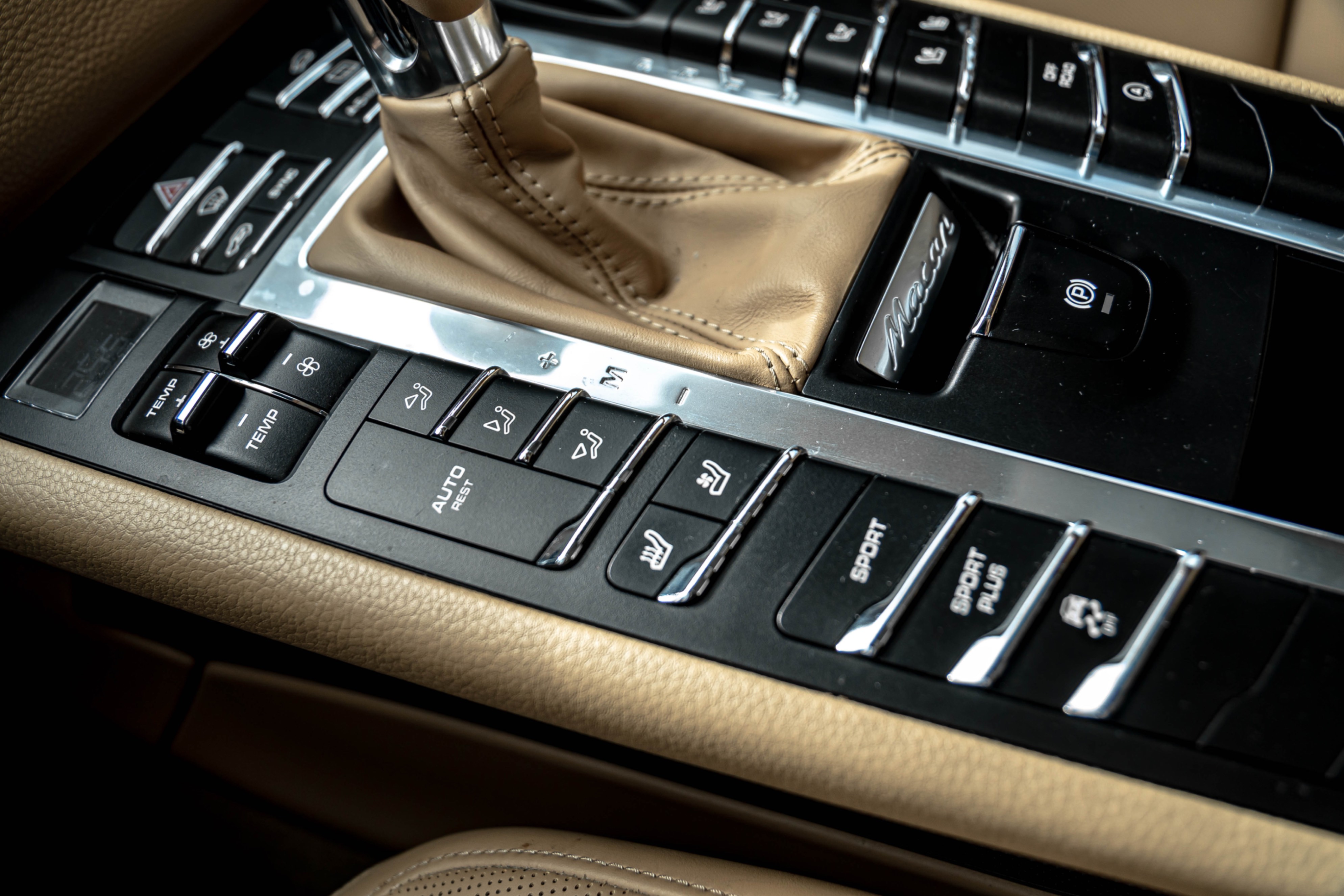 /ontarioqualitymotorsetobicoke/2016-Porsche-Macan-3585254013557204.jpg
