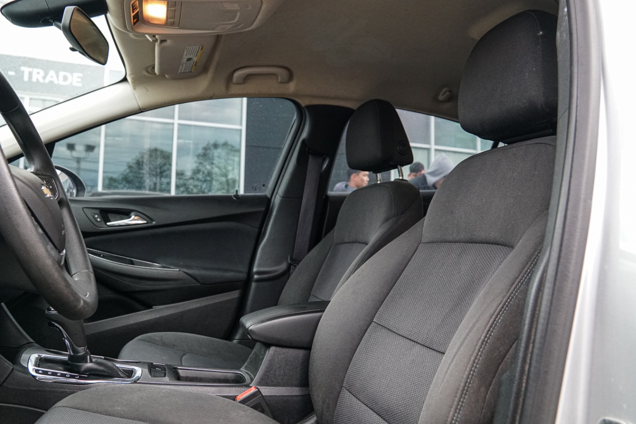 /ontarioqualitymotorsetobicoke/2017-Chevrolet-Cruze-4402641234733522.jpg