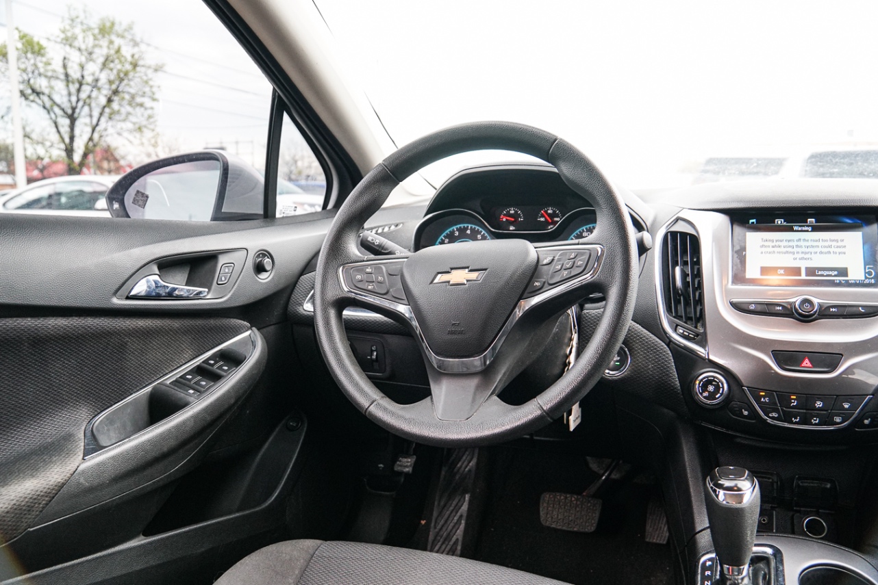 /ontarioqualitymotorsetobicoke/2017-Chevrolet-Cruze-4808737919438133.jpg