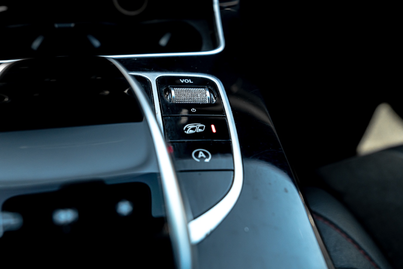 /ontarioqualitymotorsetobicoke/2017-Mercedes-Benz-C-Class-5009817258682894.jpg