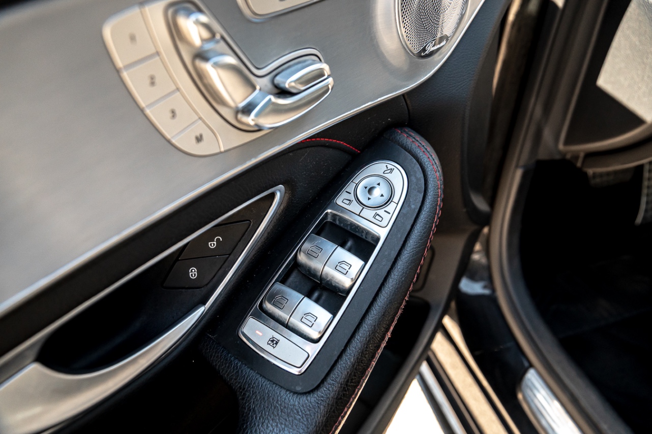 /ontarioqualitymotorsetobicoke/2017-Mercedes-Benz-C-Class-5045236923686227.jpg