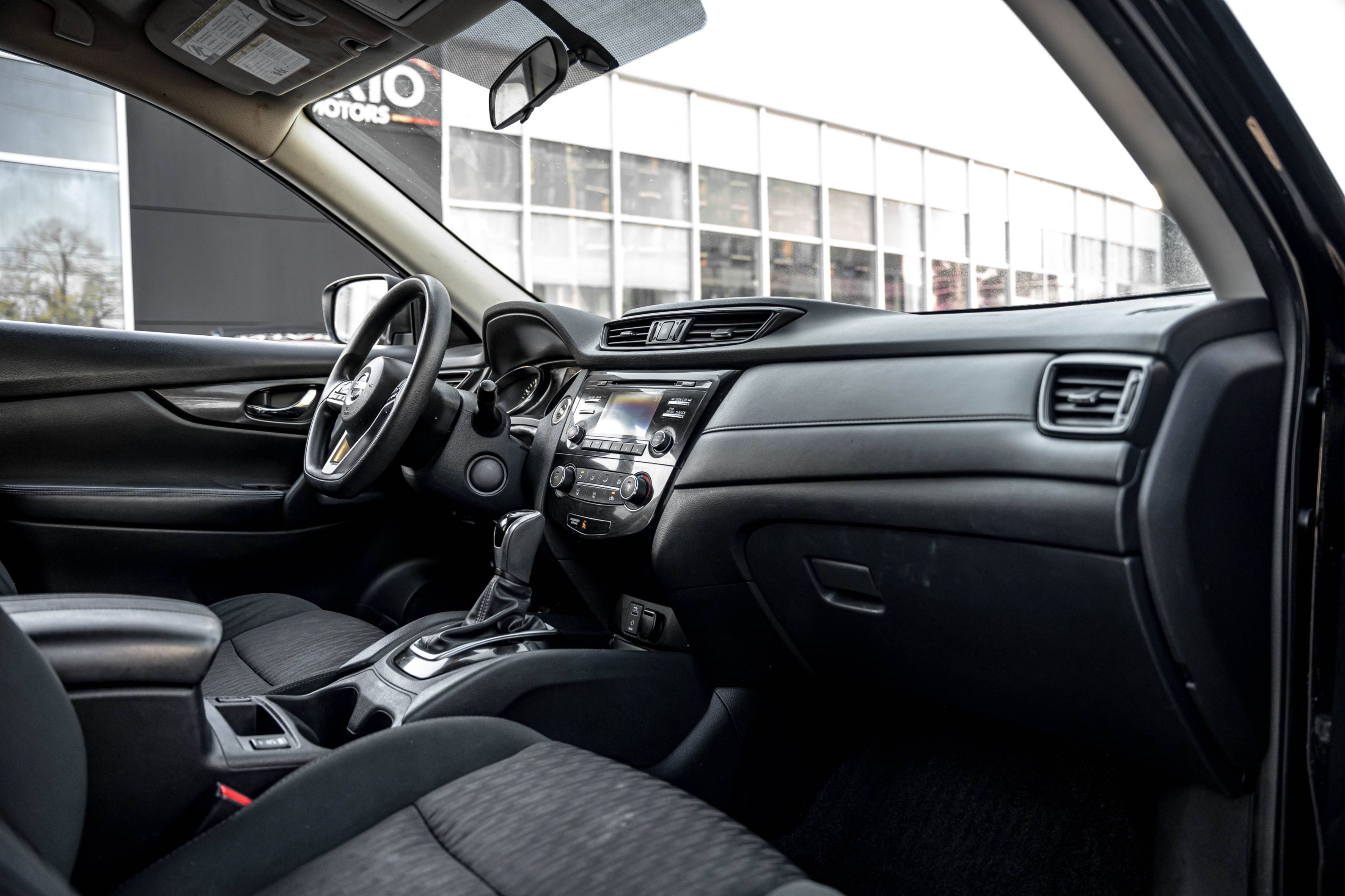 /ontarioqualitymotorsetobicoke/2017-Nissan-Rogue-9643445094550367.jpg