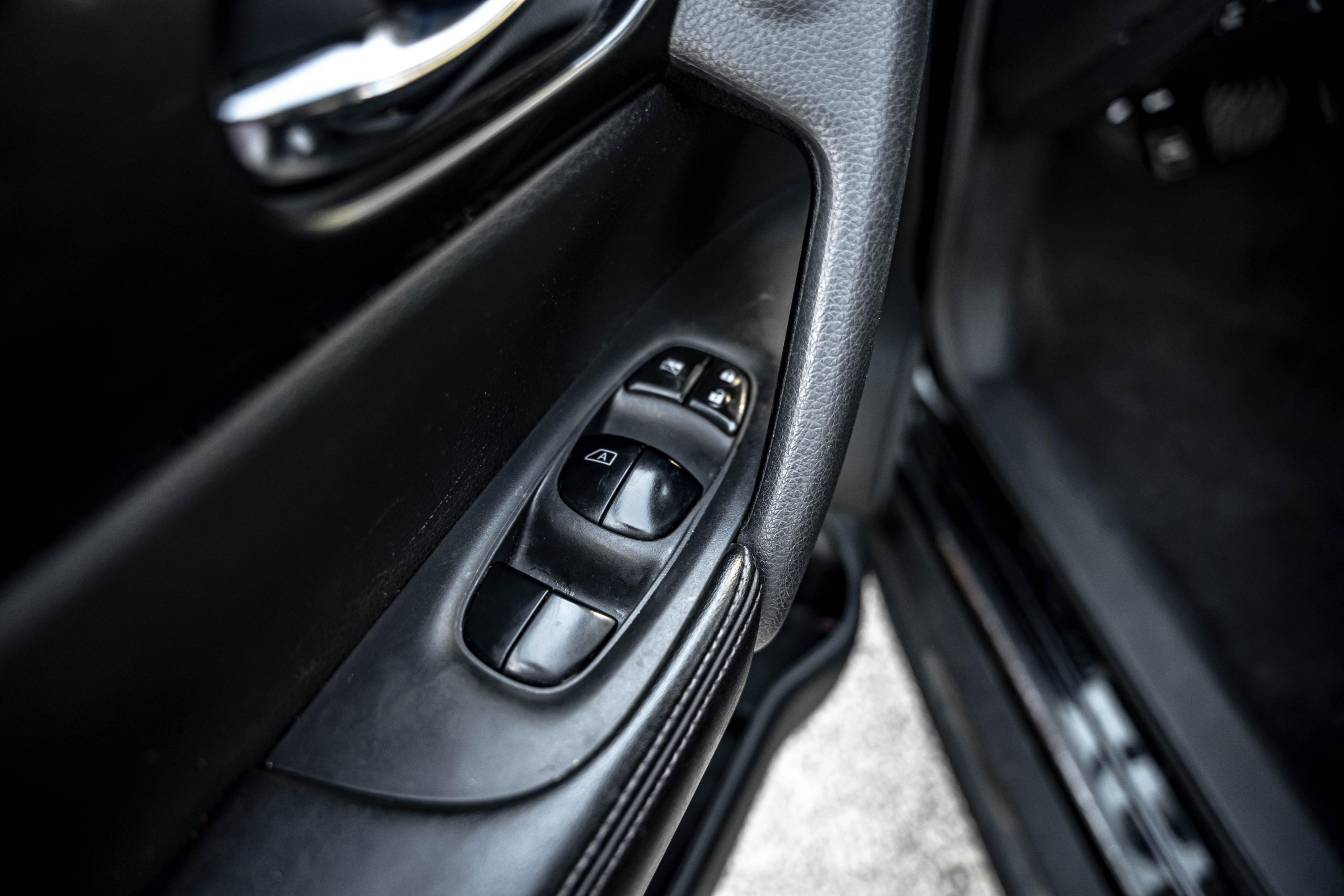/ontarioqualitymotorsetobicoke/2017-Nissan-Rogue-9685816844969966.jpg