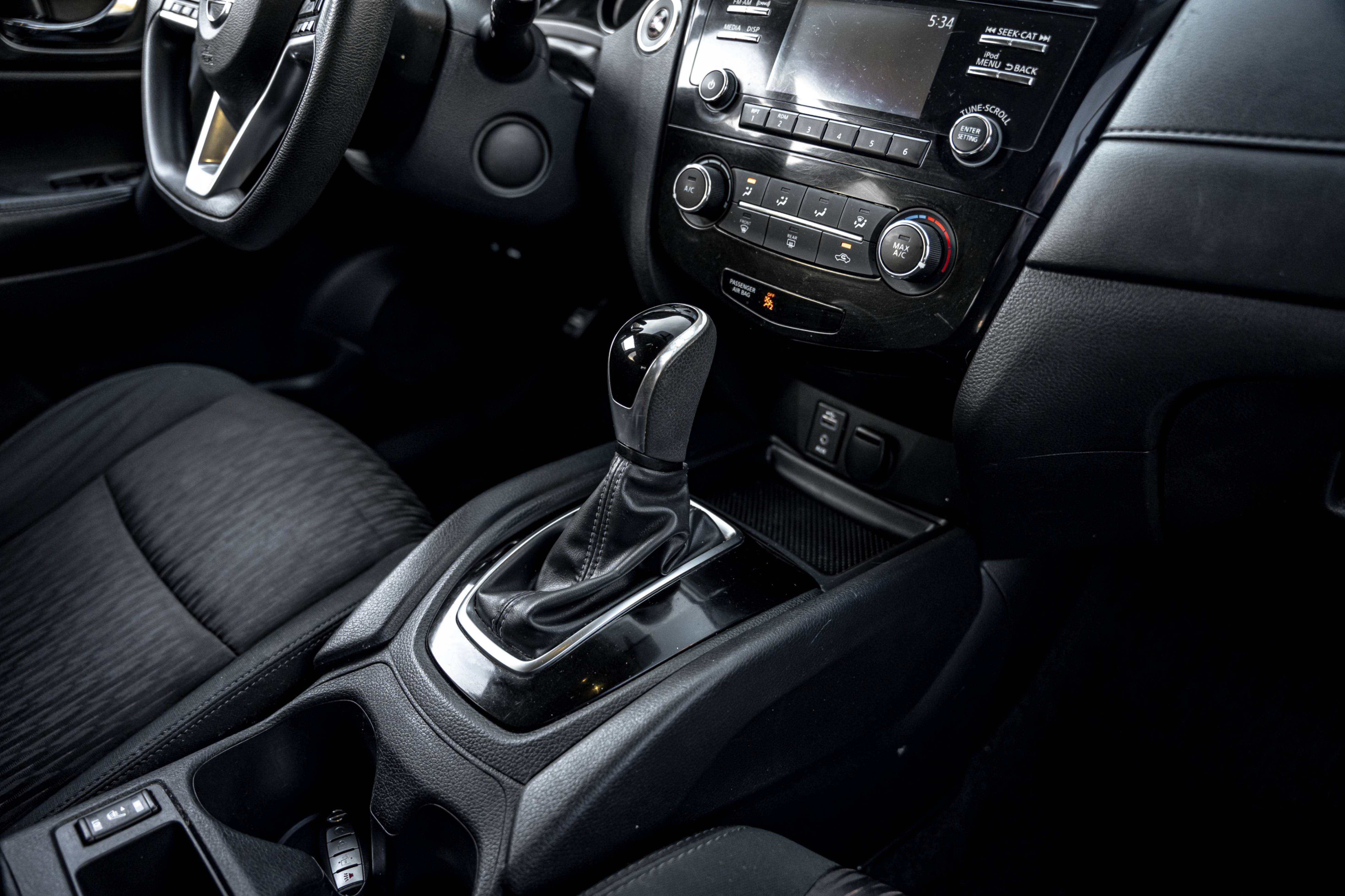 /ontarioqualitymotorsetobicoke/2017-Nissan-Rogue-9905496513087839.jpg