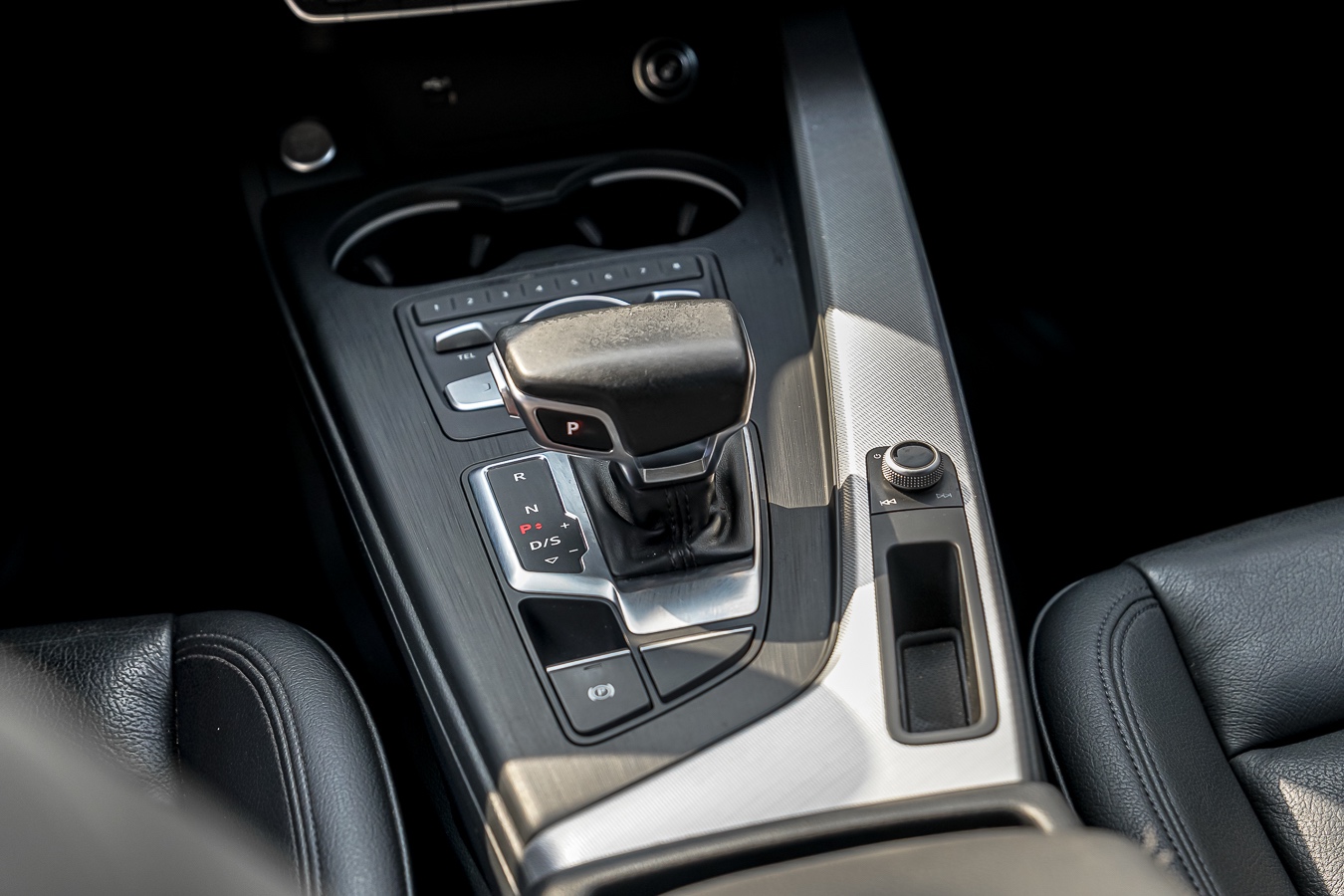 /ontarioqualitymotorsetobicoke/2018-Audi-A4-8341210725051422.jpg