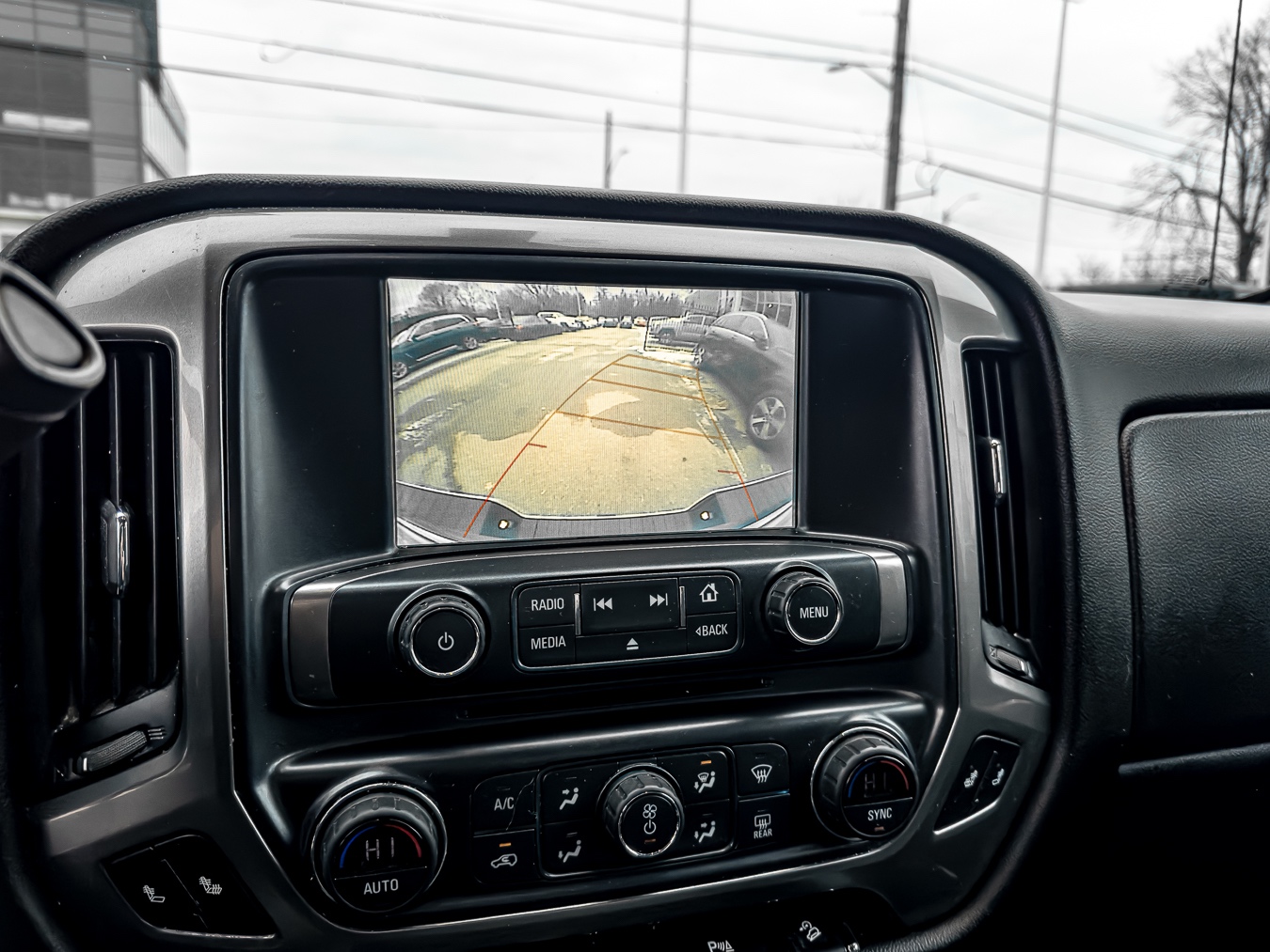 /ontarioqualitymotorsetobicoke/2018-Chevrolet-Silverado1500-9732760945809804.jpg