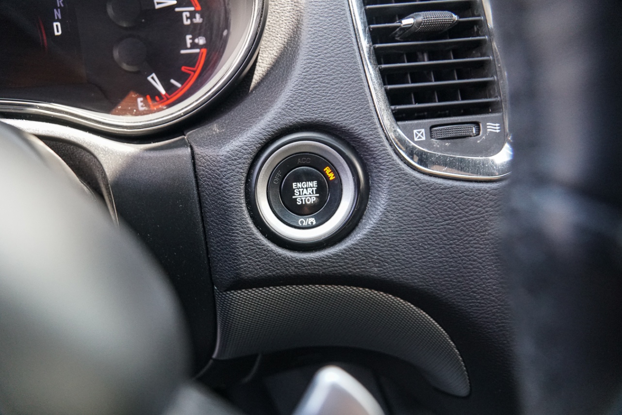 /ontarioqualitymotorsetobicoke/2018-Dodge-Durango-06656586586705182.jpg