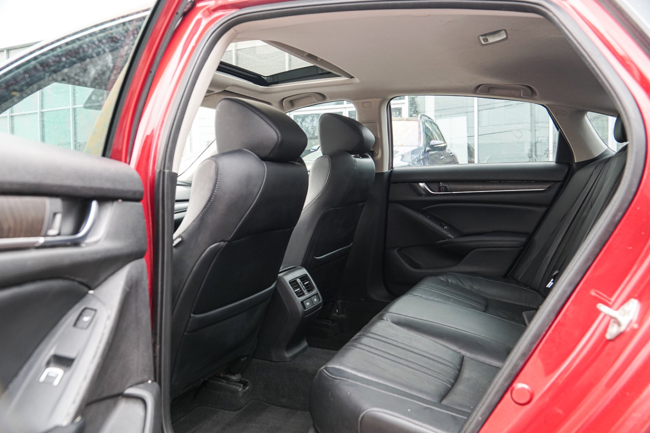 /ontarioqualitymotorsetobicoke/2018-Honda-Accord-45430611320358283.jpg
