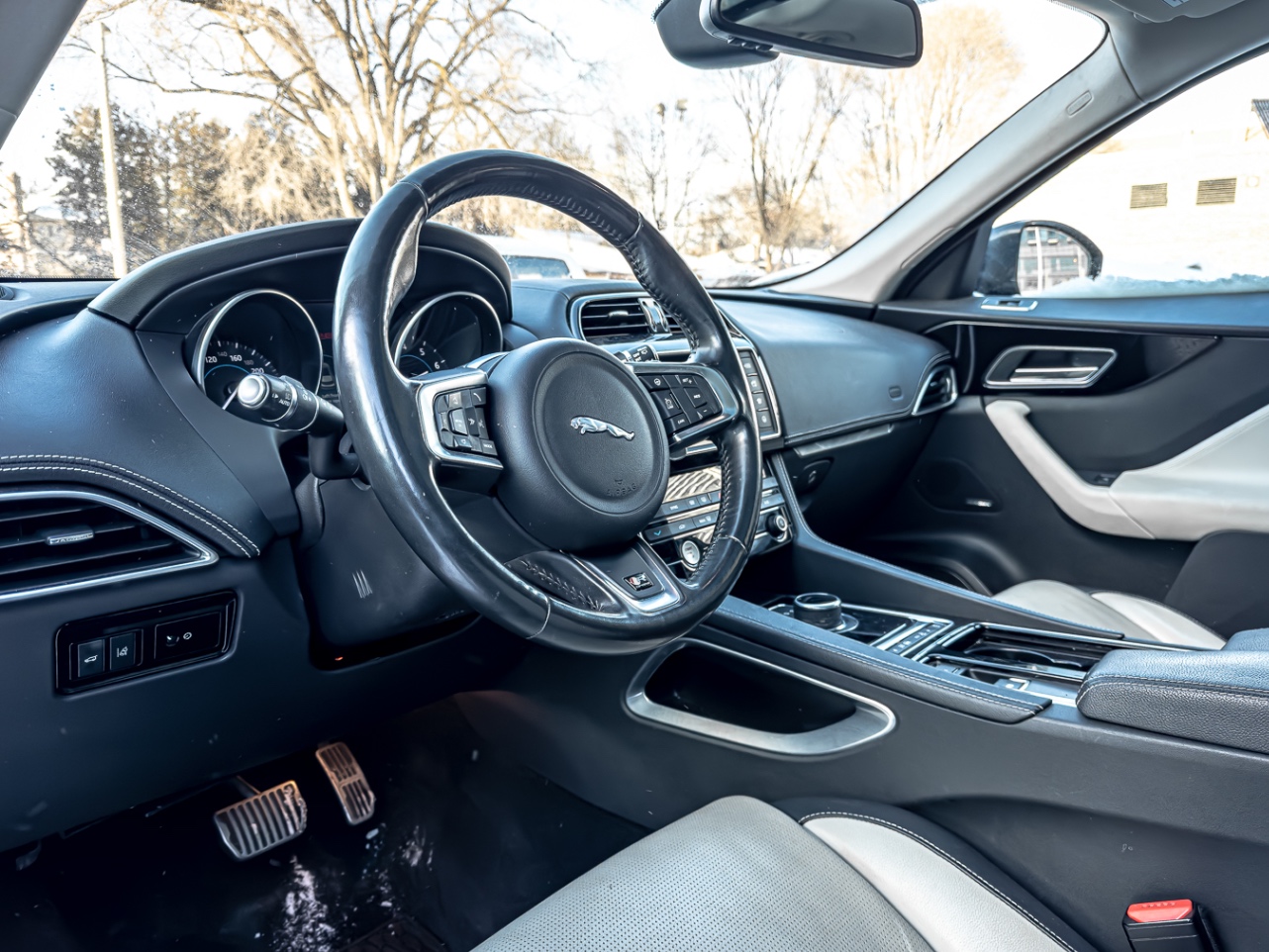 /ontarioqualitymotorsetobicoke/2018-Jaguar-F-PACE-47134044594418323.jpg