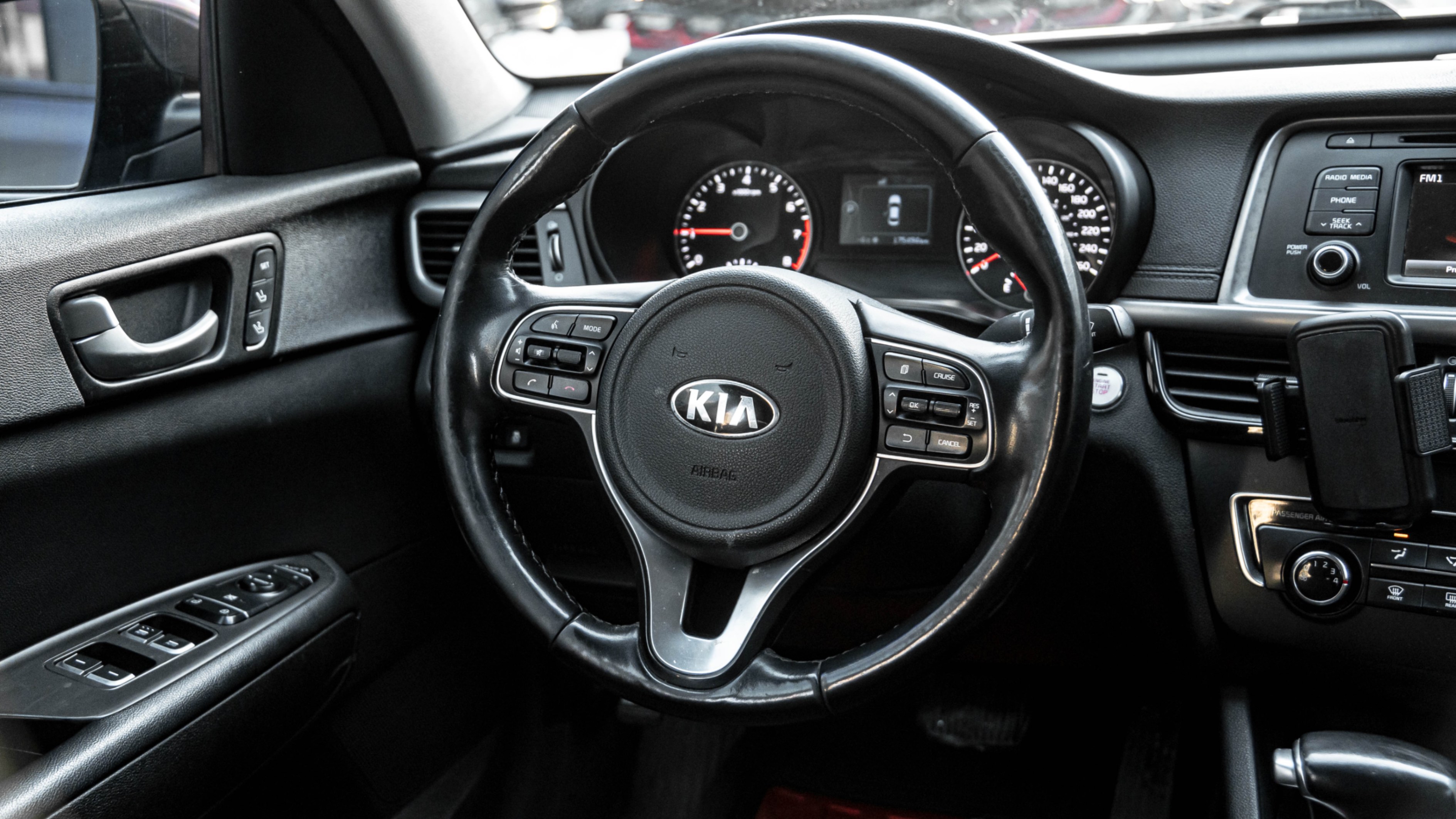 /ontarioqualitymotorsetobicoke/2018-Kia-Optima-9696425394562287.jpg