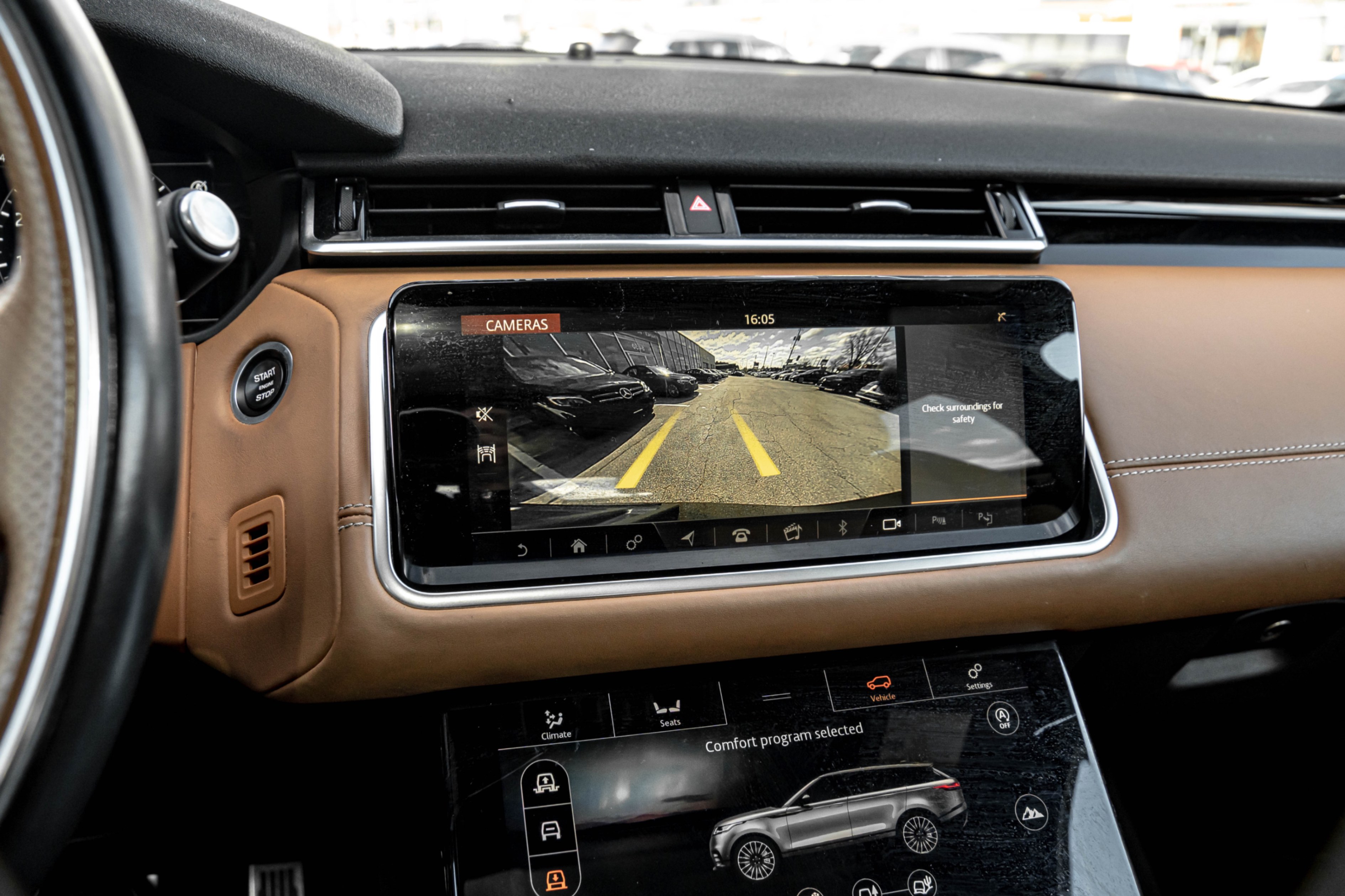 /ontarioqualitymotorsetobicoke/2018-LandRover-RangeRover-07191832205365234.jpg