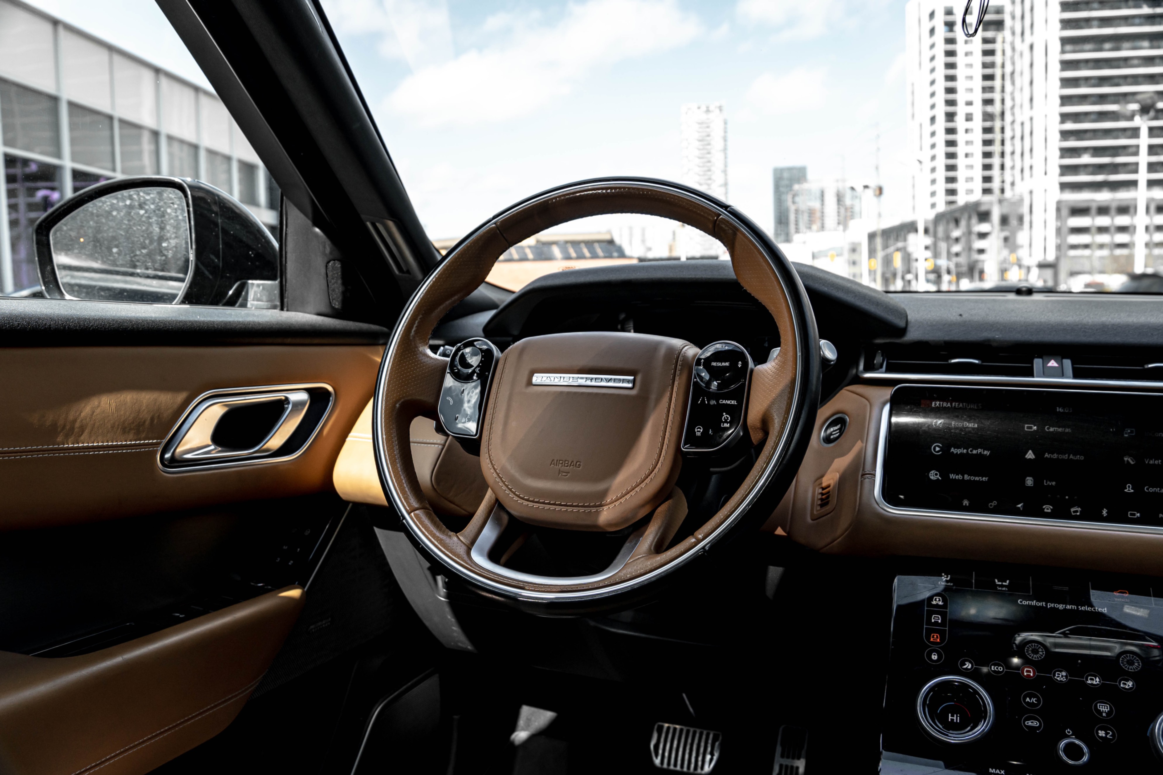 /ontarioqualitymotorsetobicoke/2018-LandRover-RangeRover-3839163050002301.jpg