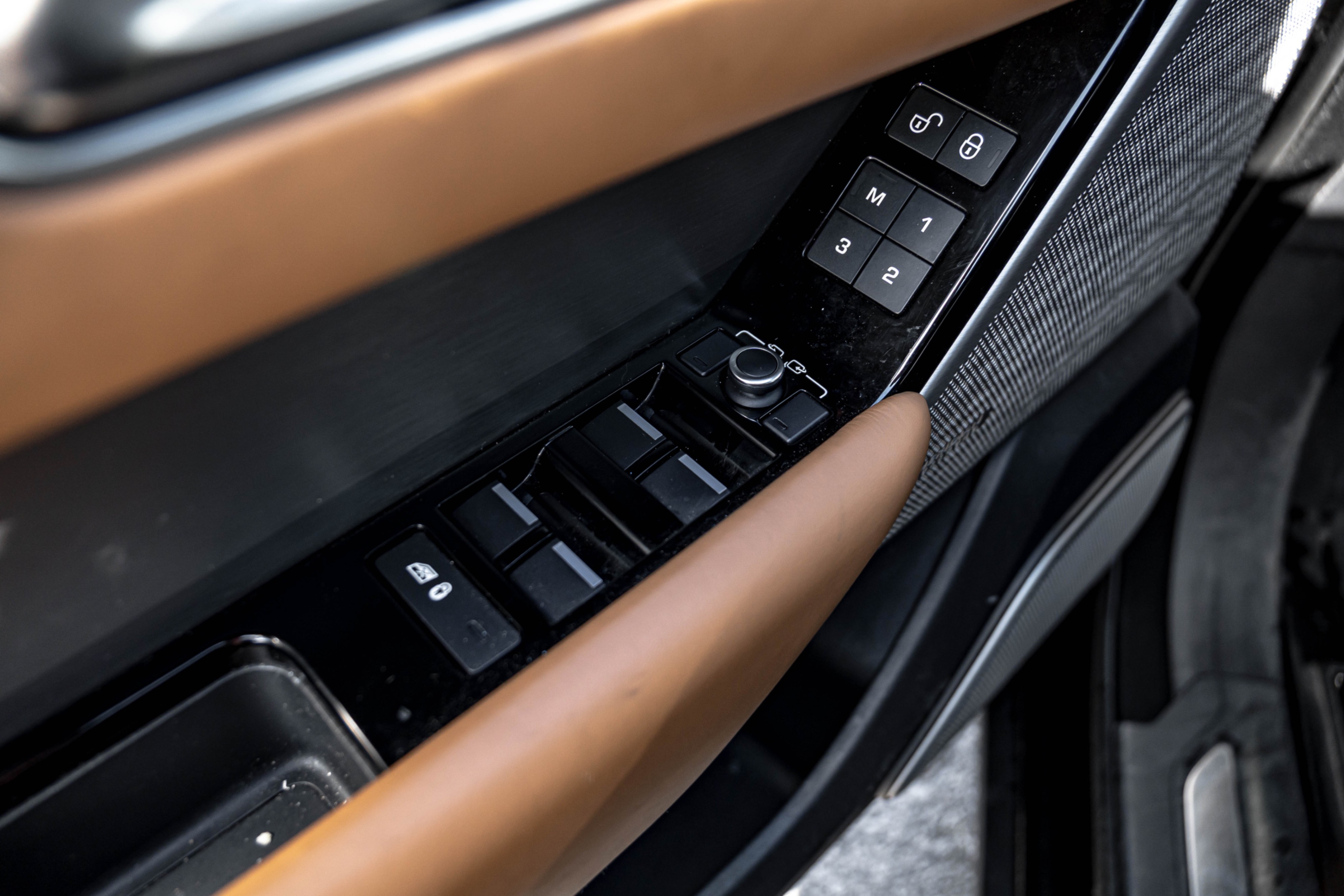 /ontarioqualitymotorsetobicoke/2018-LandRover-RangeRover-5504420932350815.jpg