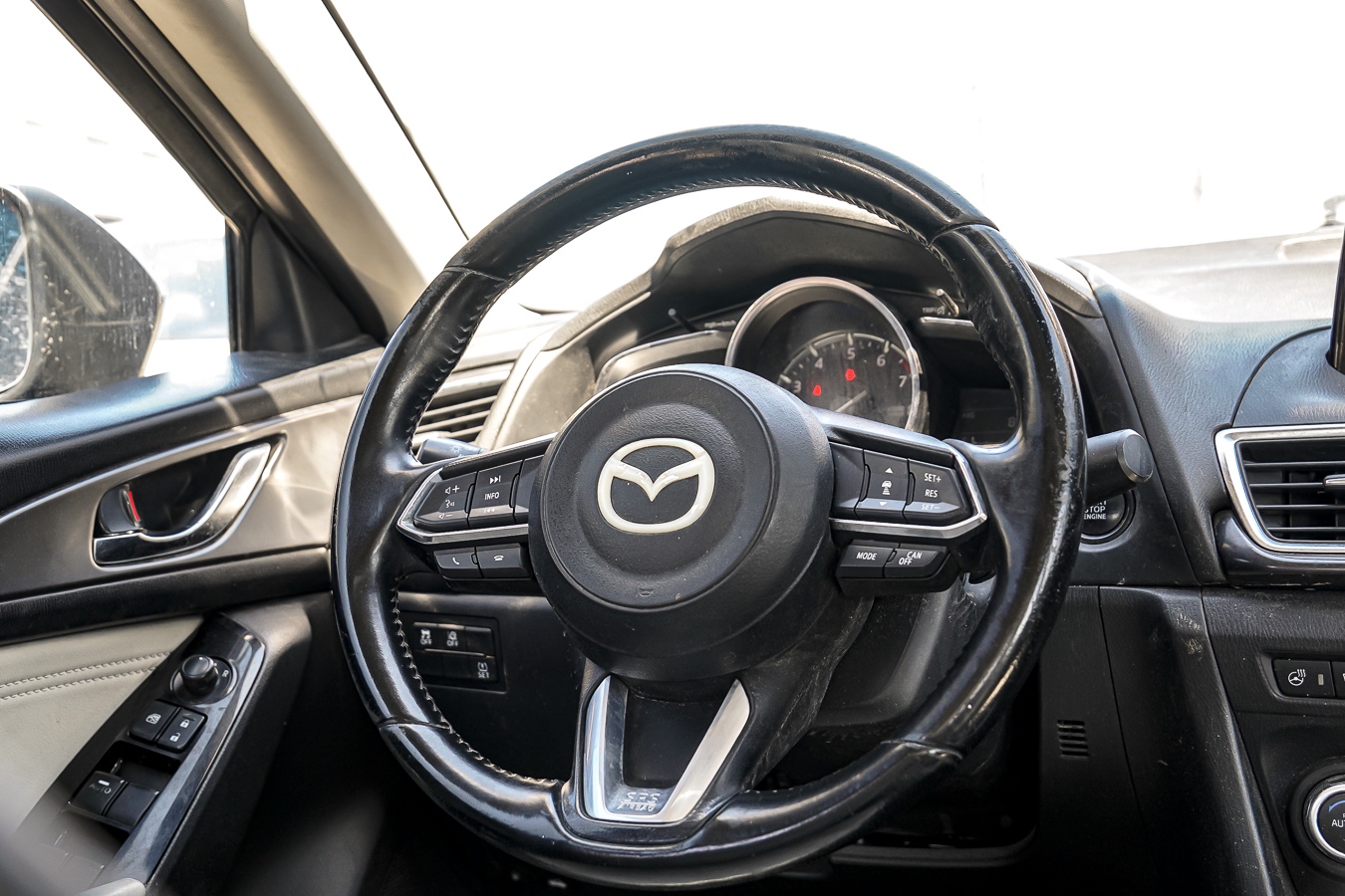 /ontarioqualitymotorsetobicoke/2018-Mazda-Mazda3-34274173633378546.jpg