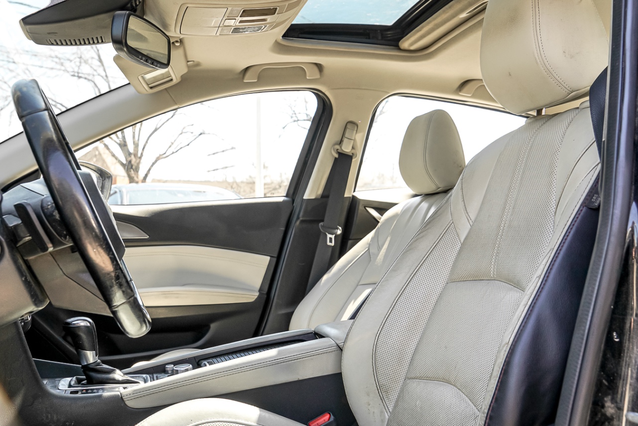 /ontarioqualitymotorsetobicoke/2018-Mazda-Mazda3-5401167184638538.jpg