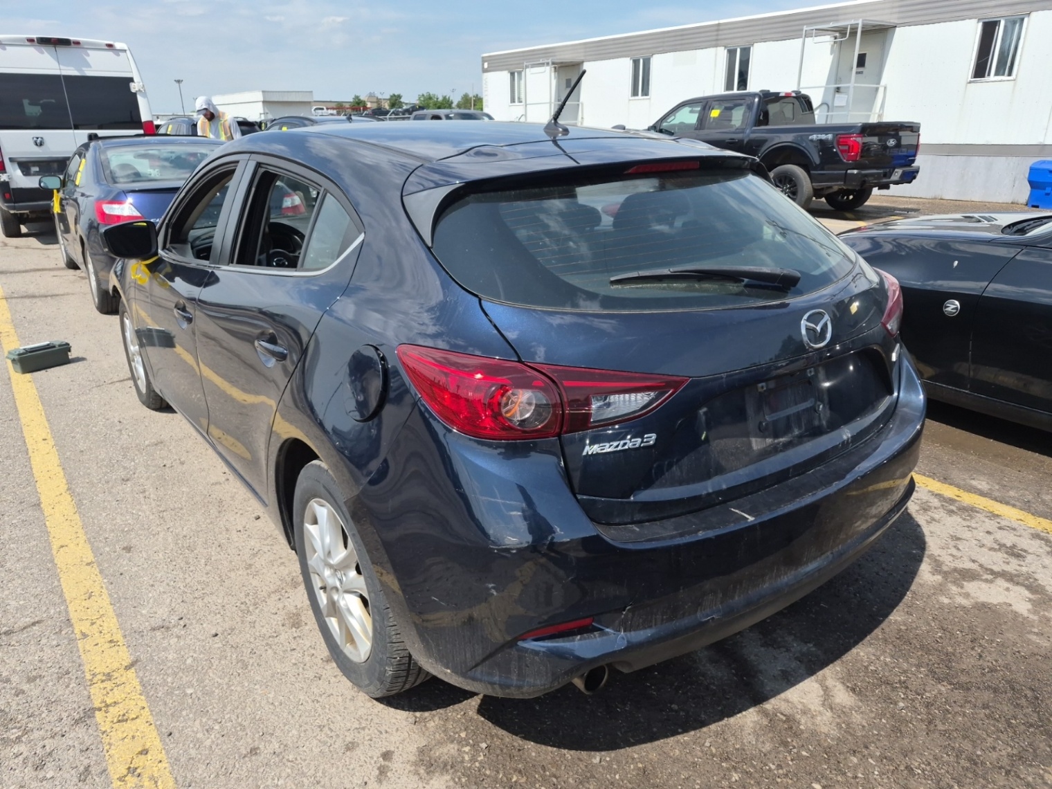 /ontarioqualitymotorsetobicoke/2018-Mazda-Mazda3Sport-8283797951053502.jpg