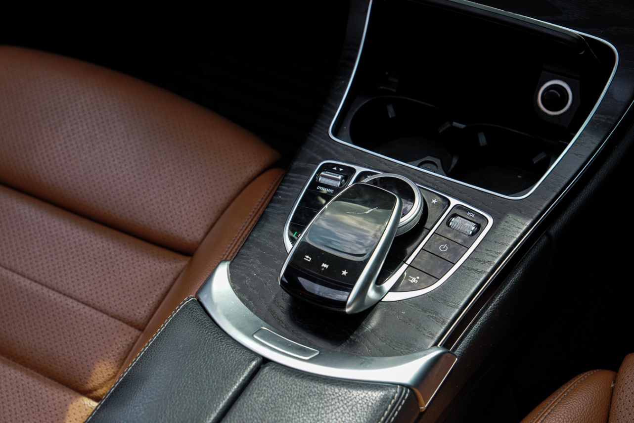 /ontarioqualitymotorsetobicoke/2018-Mercedes-Benz-C-Class-04366671283883106.jpg