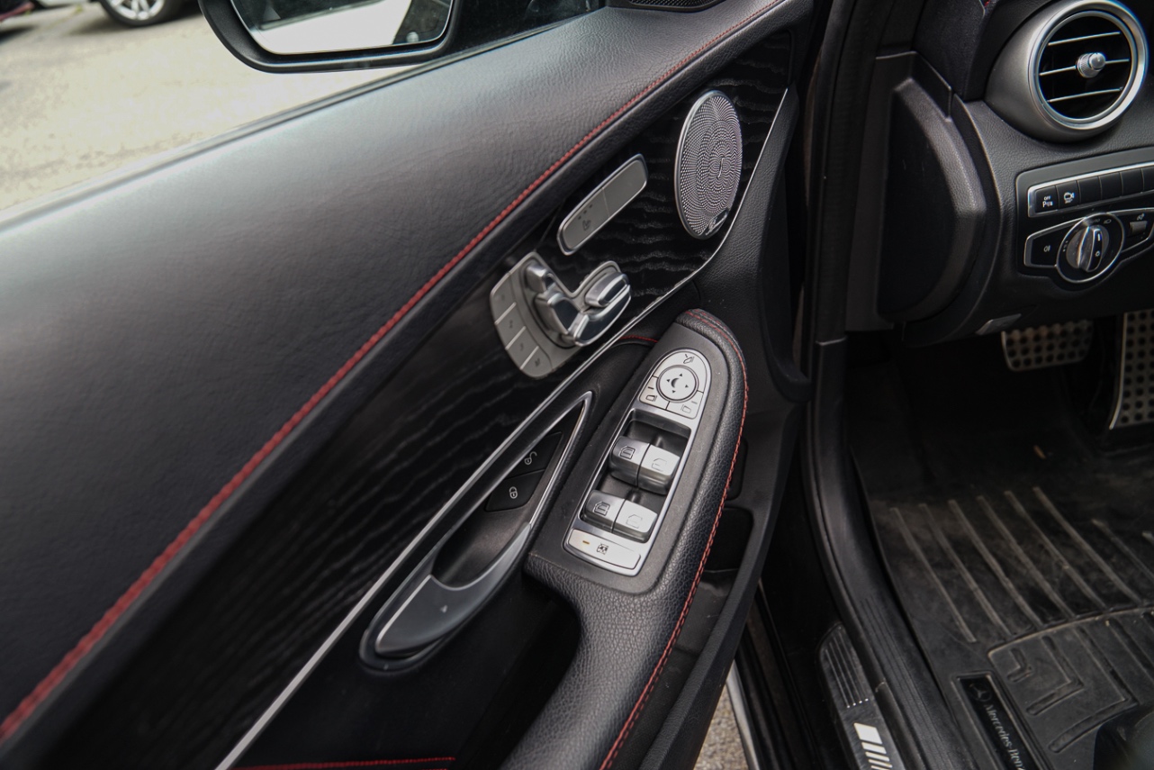 /ontarioqualitymotorsetobicoke/2018-Mercedes-Benz-C-Class-20029945587392195.jpg