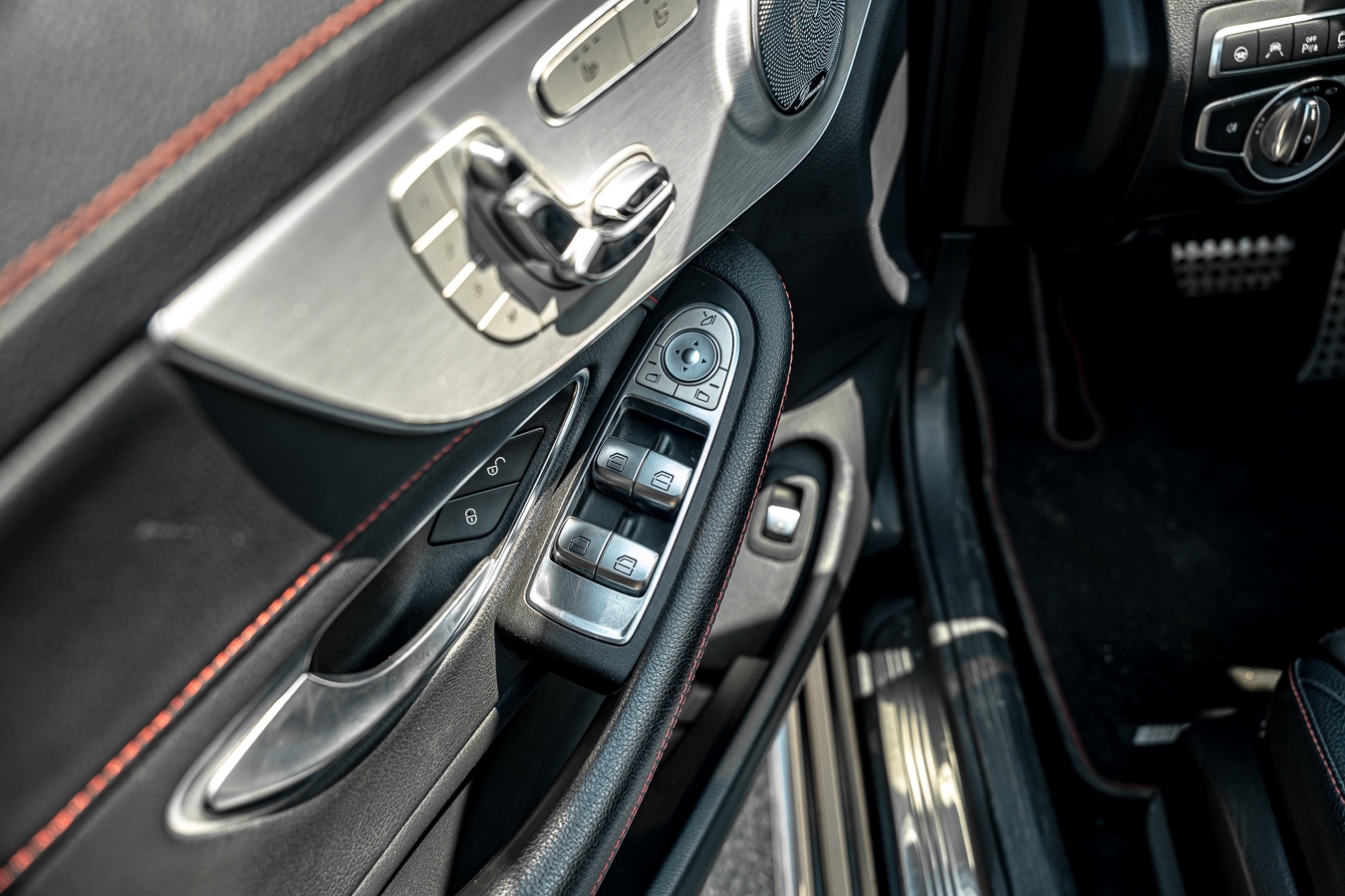 /ontarioqualitymotorsetobicoke/2018-Mercedes-Benz-C-Class-7131759835848002.jpg