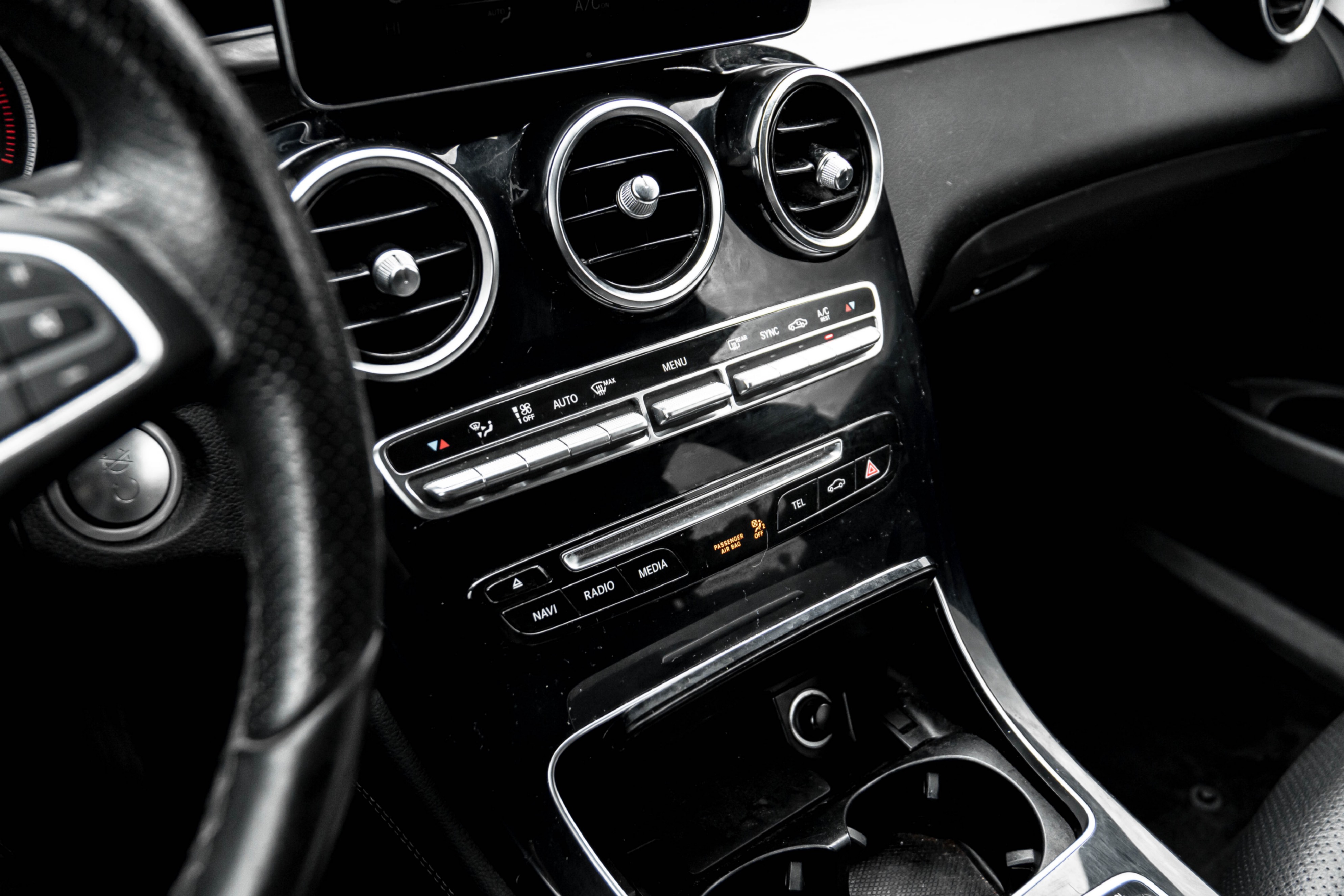 /ontarioqualitymotorsetobicoke/2018-Mercedes-Benz-GLC-class-1166688280546273.jpg