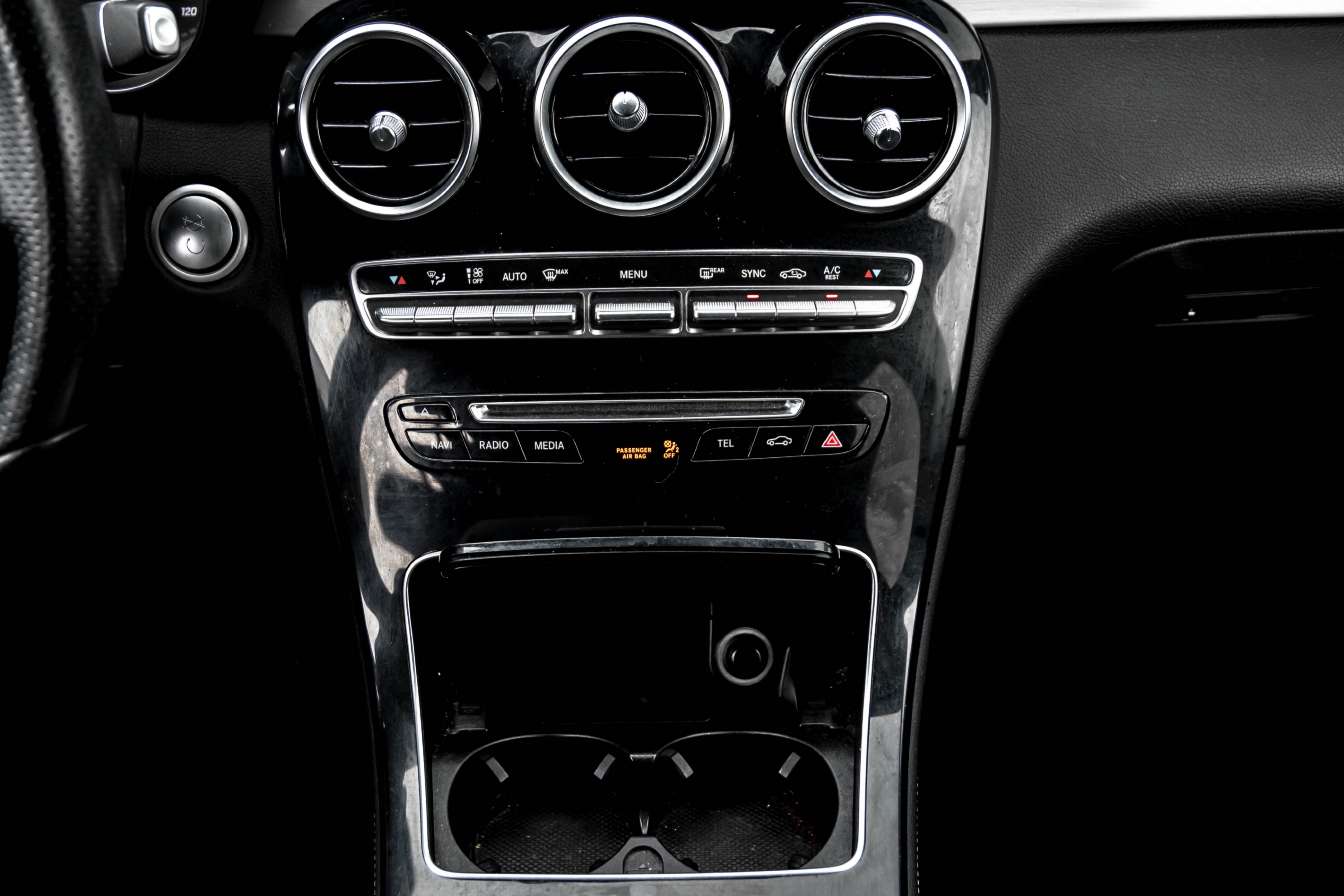 /ontarioqualitymotorsetobicoke/2018-Mercedes-Benz-GLC-class-15834484553934747.jpg