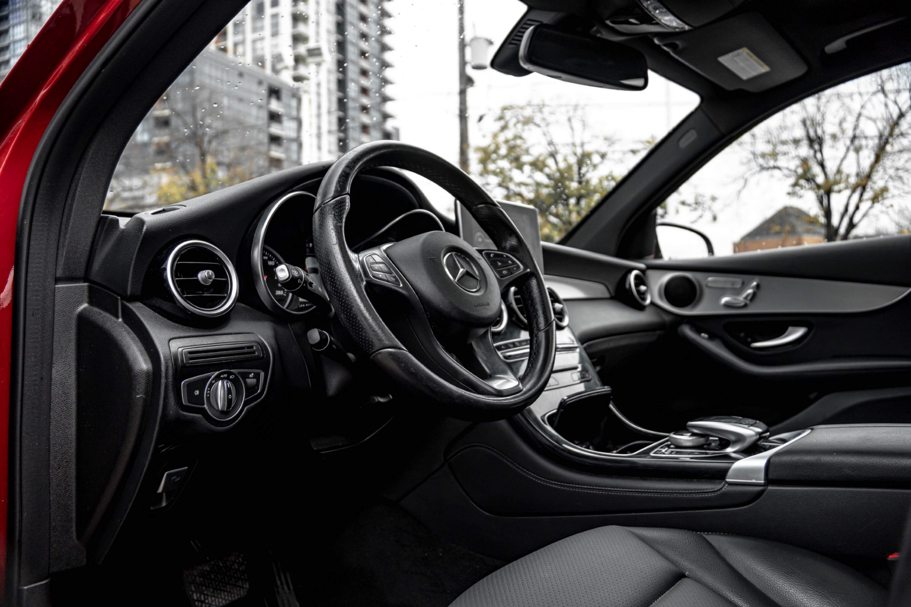 /ontarioqualitymotorsetobicoke/2018-Mercedes-Benz-GLC-class-46154432894564956.jpg