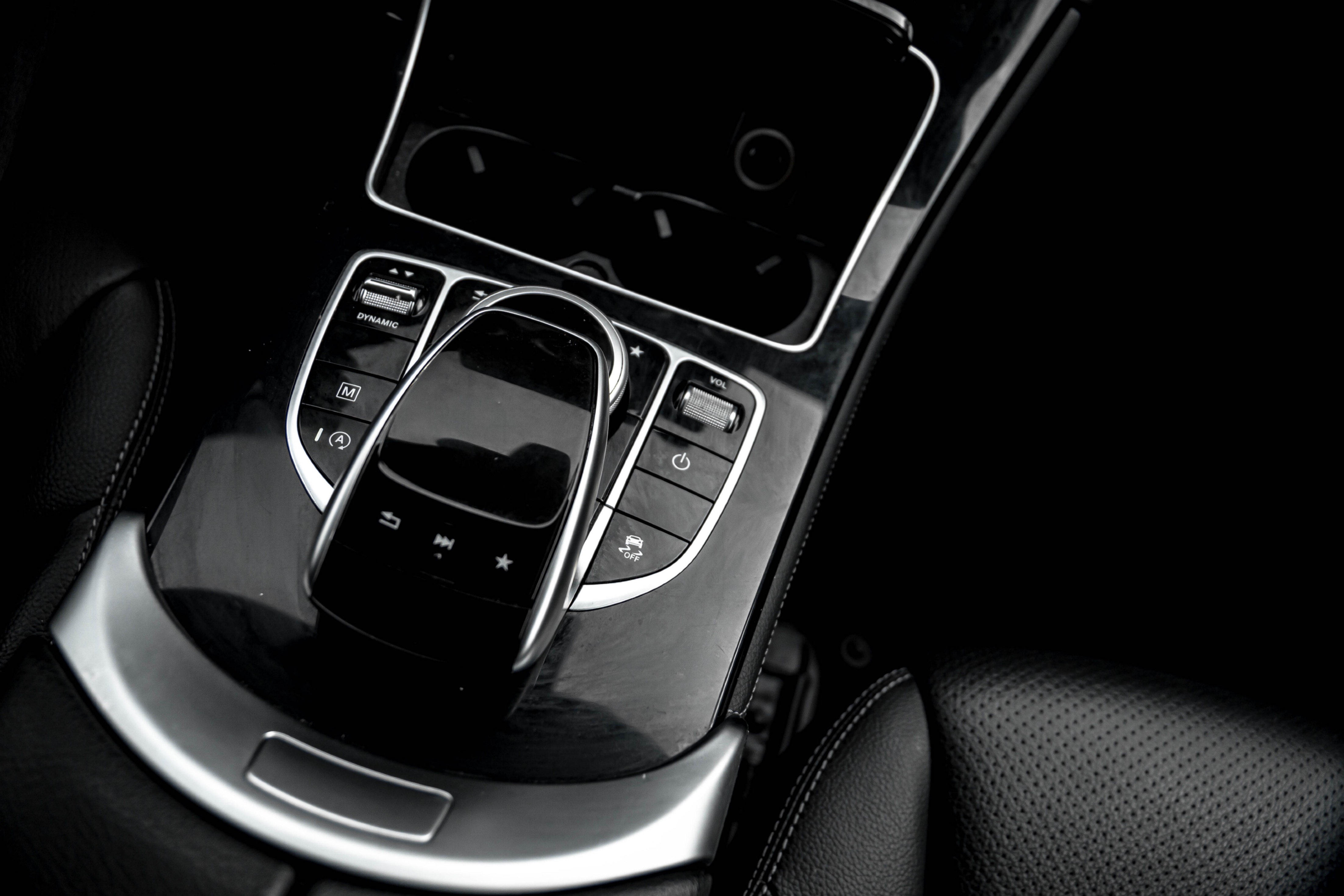 /ontarioqualitymotorsetobicoke/2018-Mercedes-Benz-GLC-class-4745104485582674.jpg