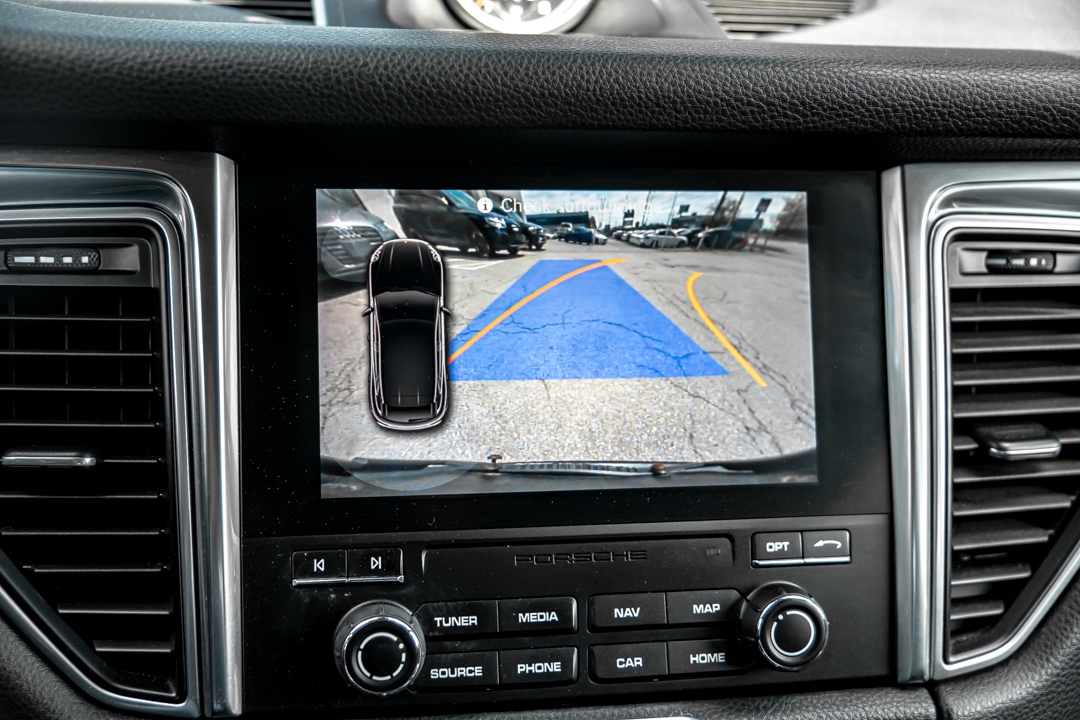 /ontarioqualitymotorsetobicoke/2018-Porsche-Macan-696553892696673.jpg